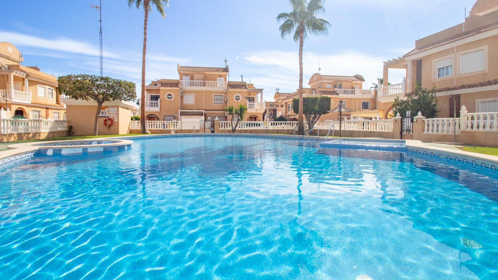 Resale - Villa - Cabo Roig - la regia