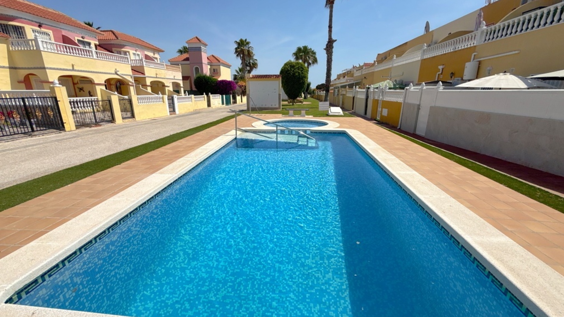 Resale - Villa - Cabo Roig - la regia