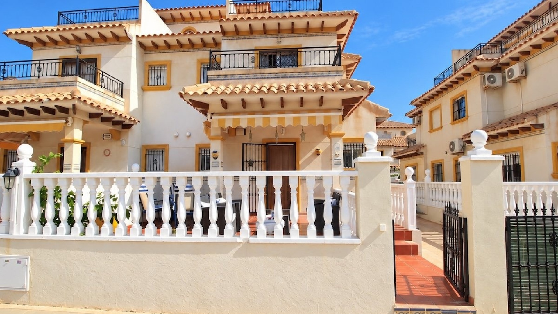 Resale - Villa - Cabo Roig - la regia