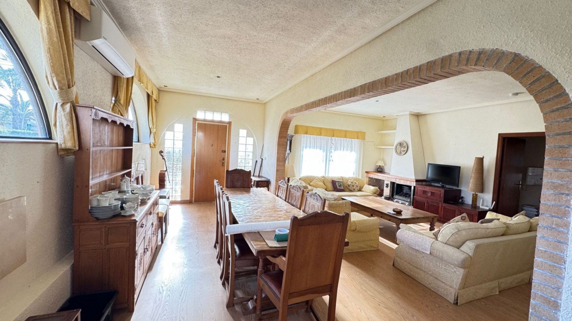 Resale - Villa - Cabo Roig