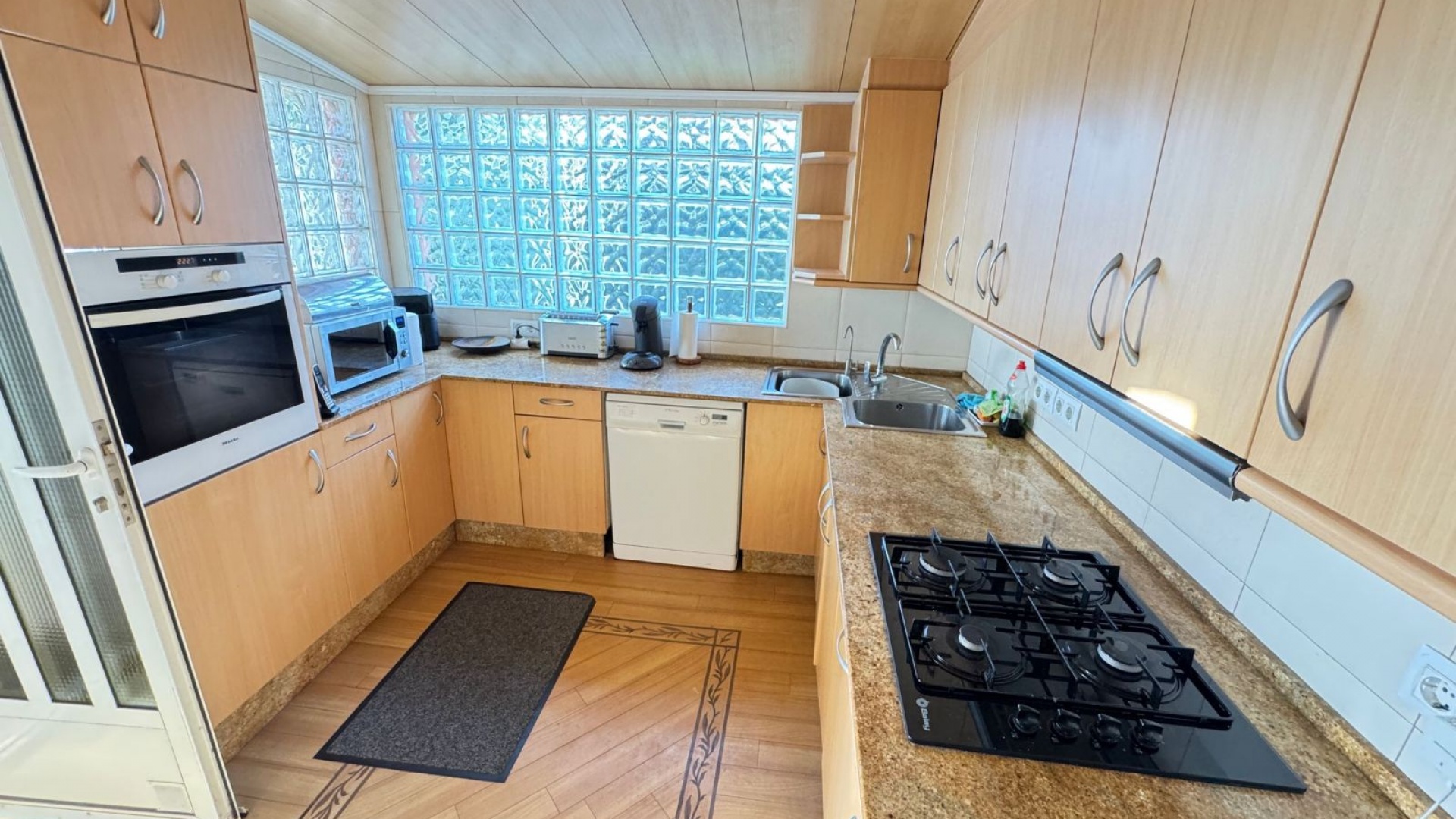 Resale - Villa - Cabo Roig