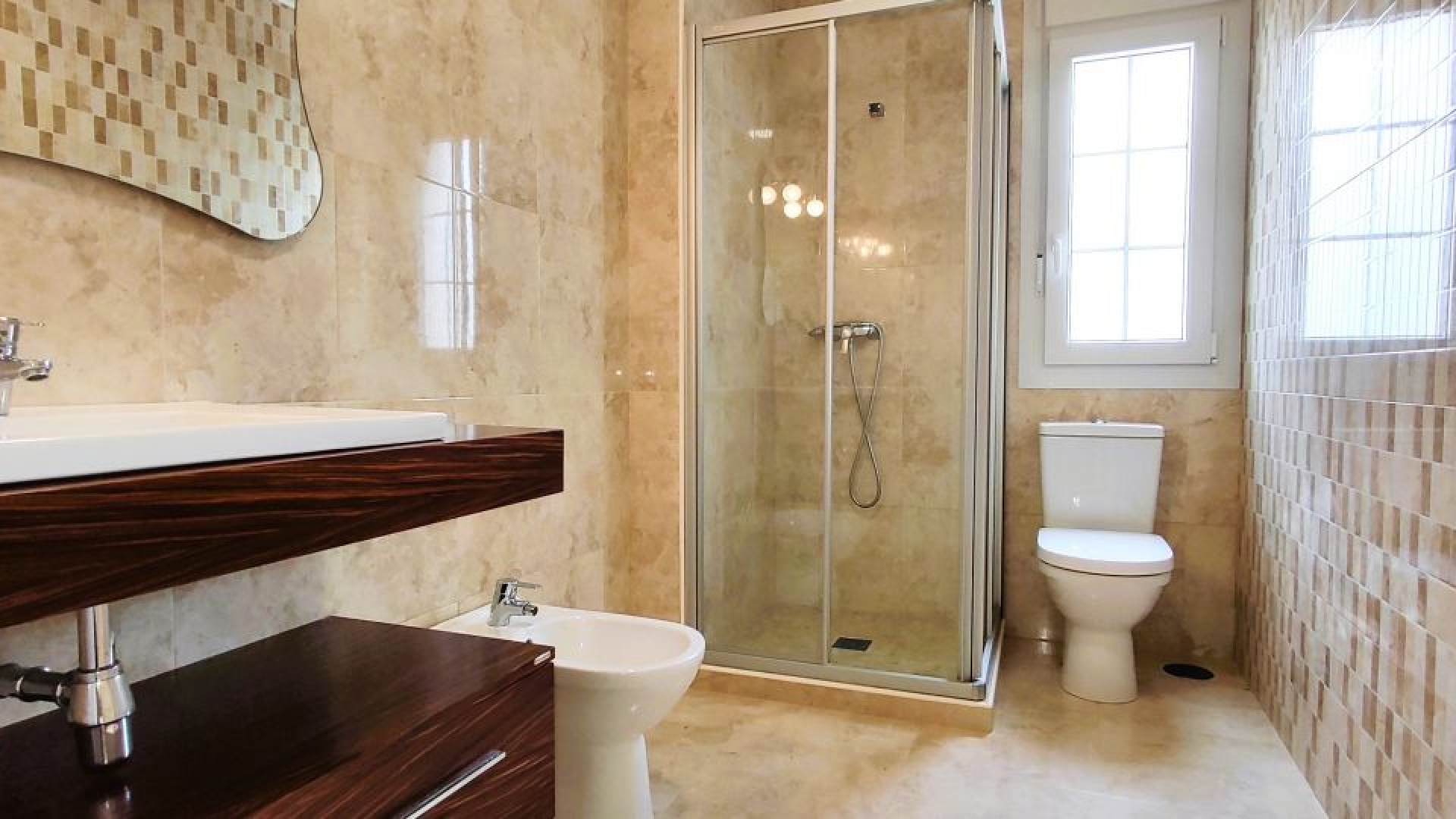 Resale - Villa - Cabo Roig