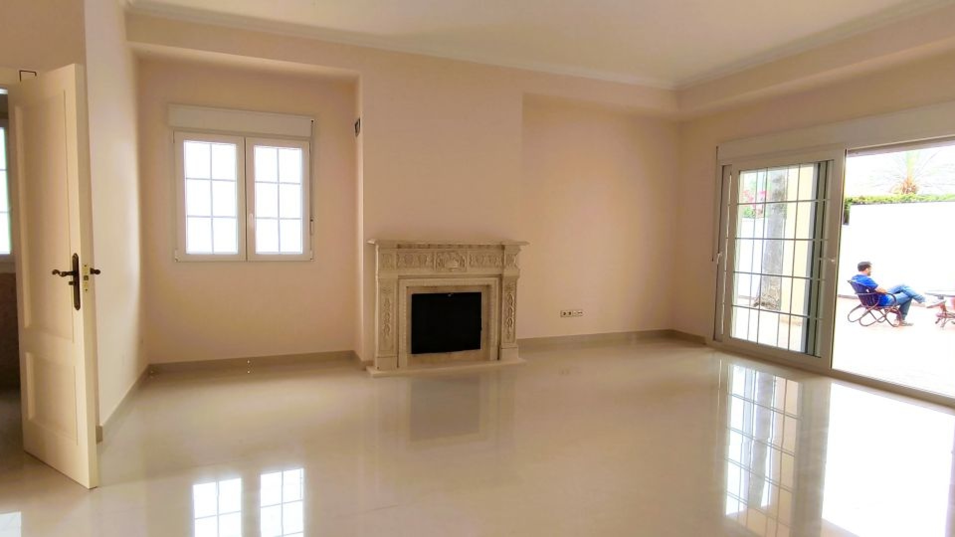 Resale - Villa - Cabo Roig