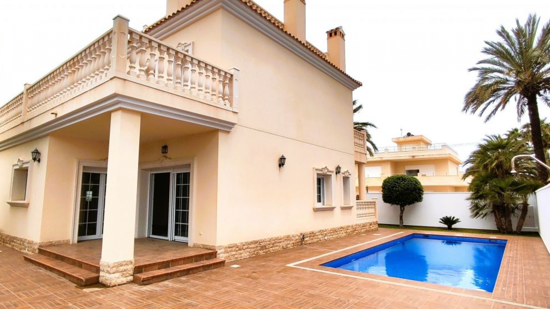 Resale - Villa - Cabo Roig