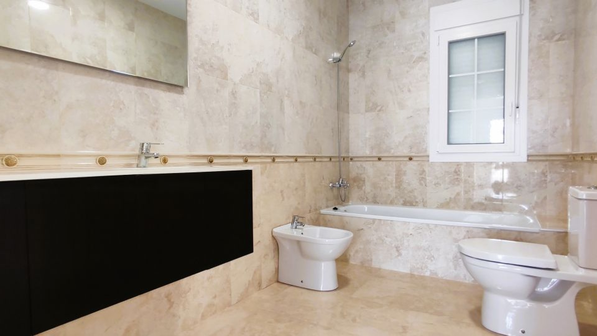 Resale - Villa - Cabo Roig