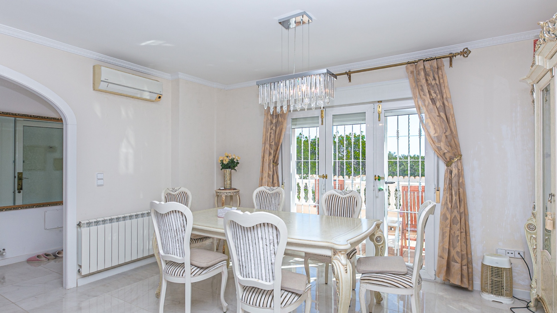 Resale - Villa - Campoamor