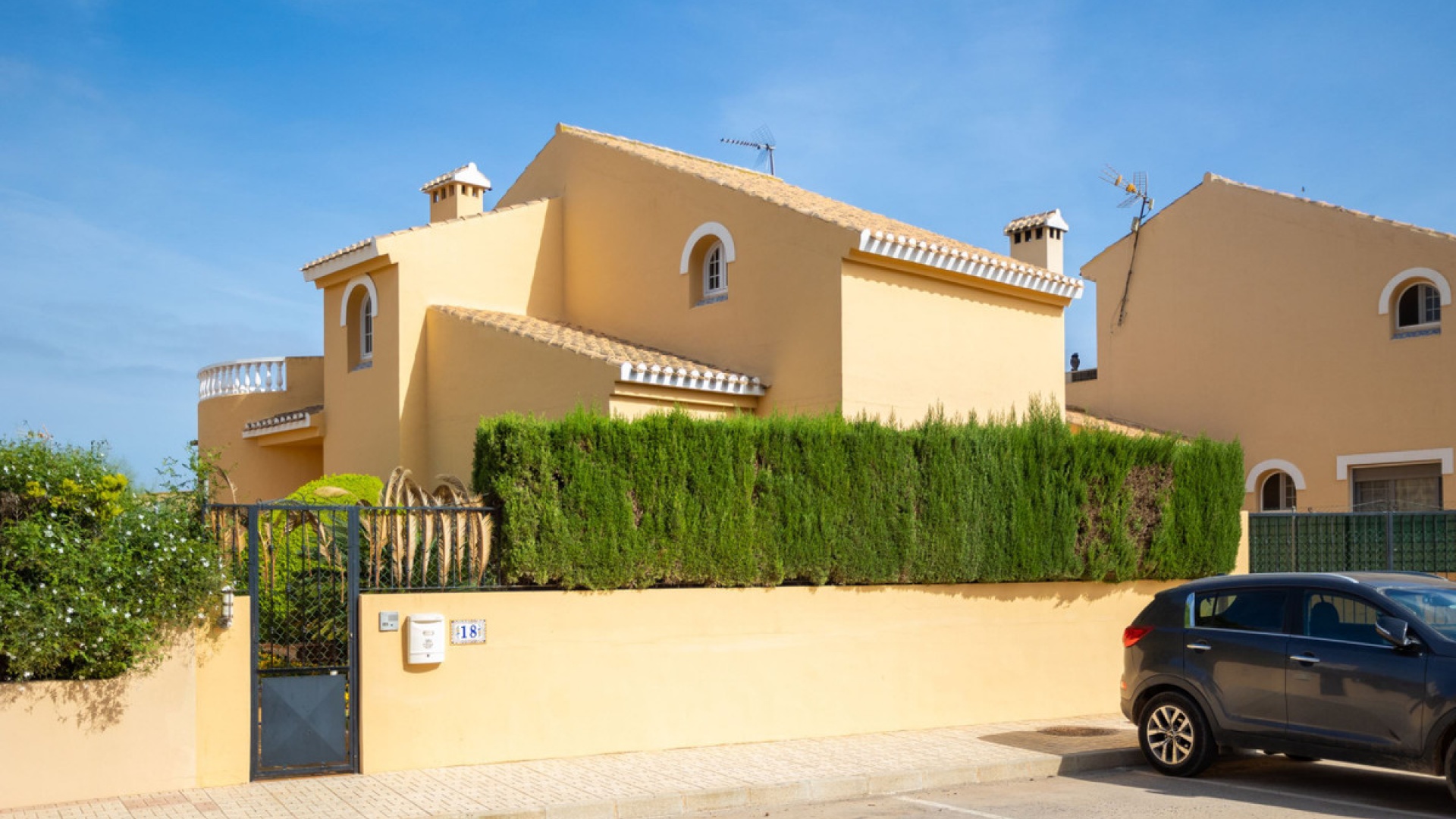 Resale - Villa - Cartagena - Playa Honda