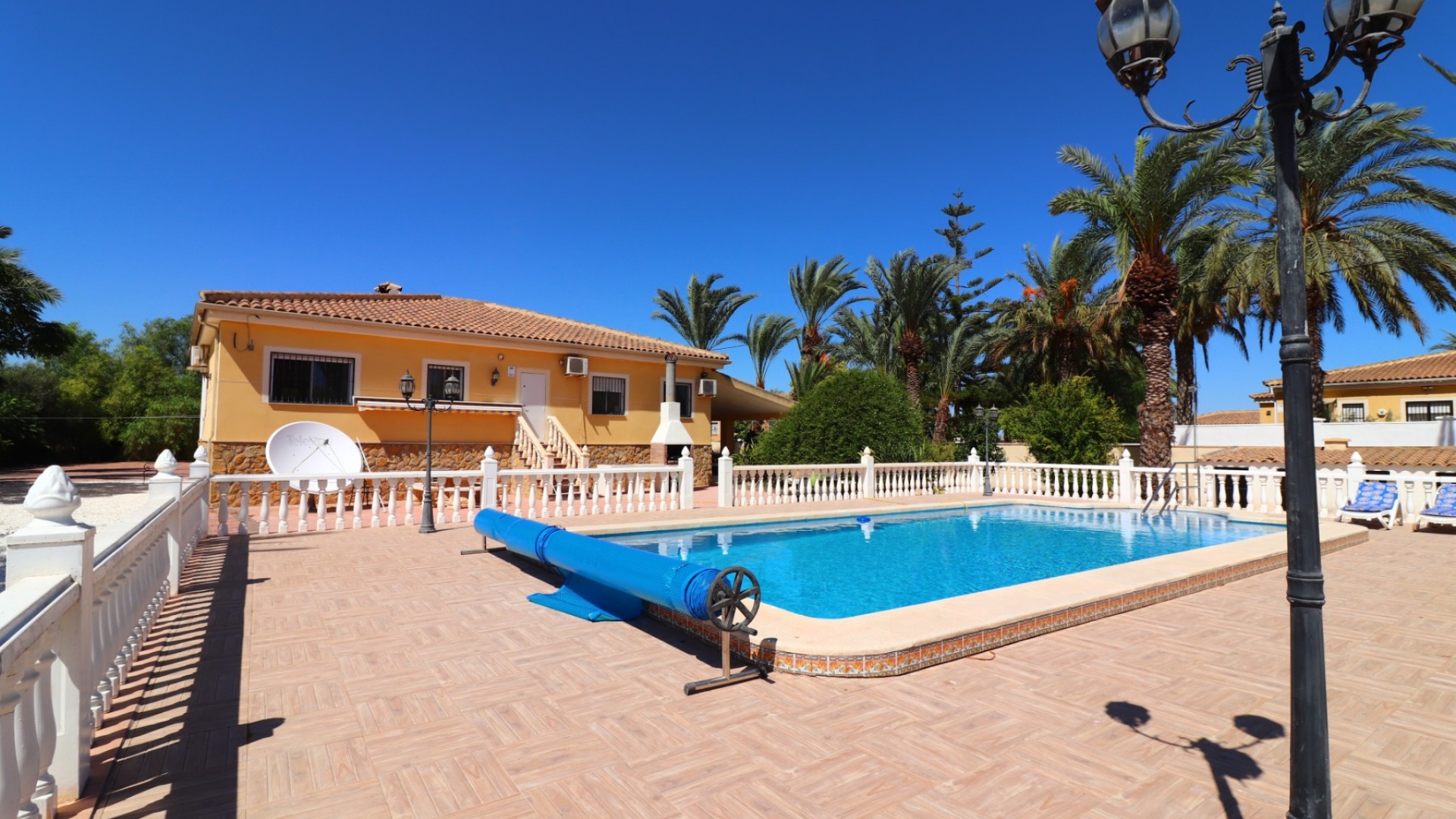 Resale - Villa - Catral