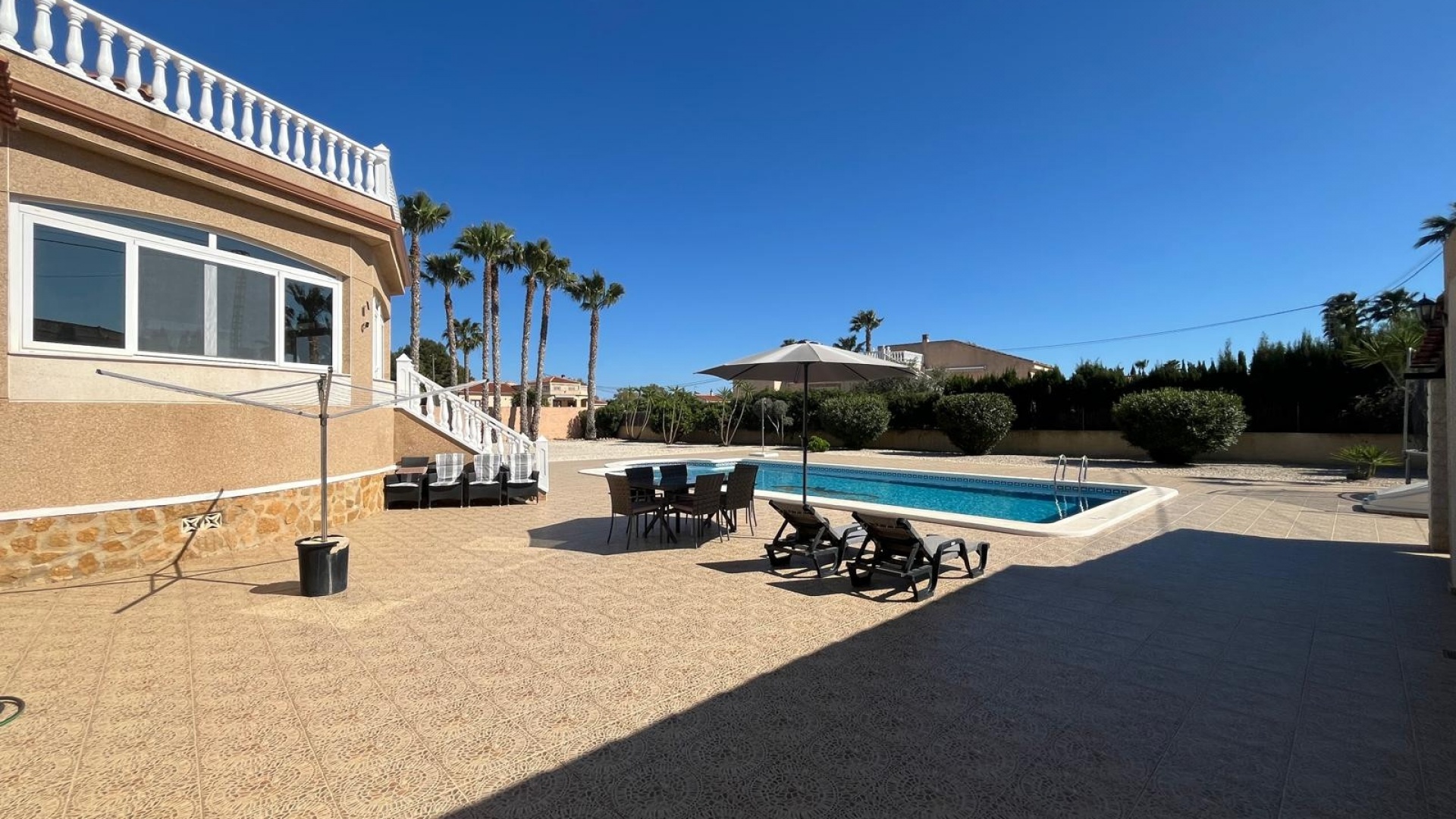 Resale - Villa - Catral