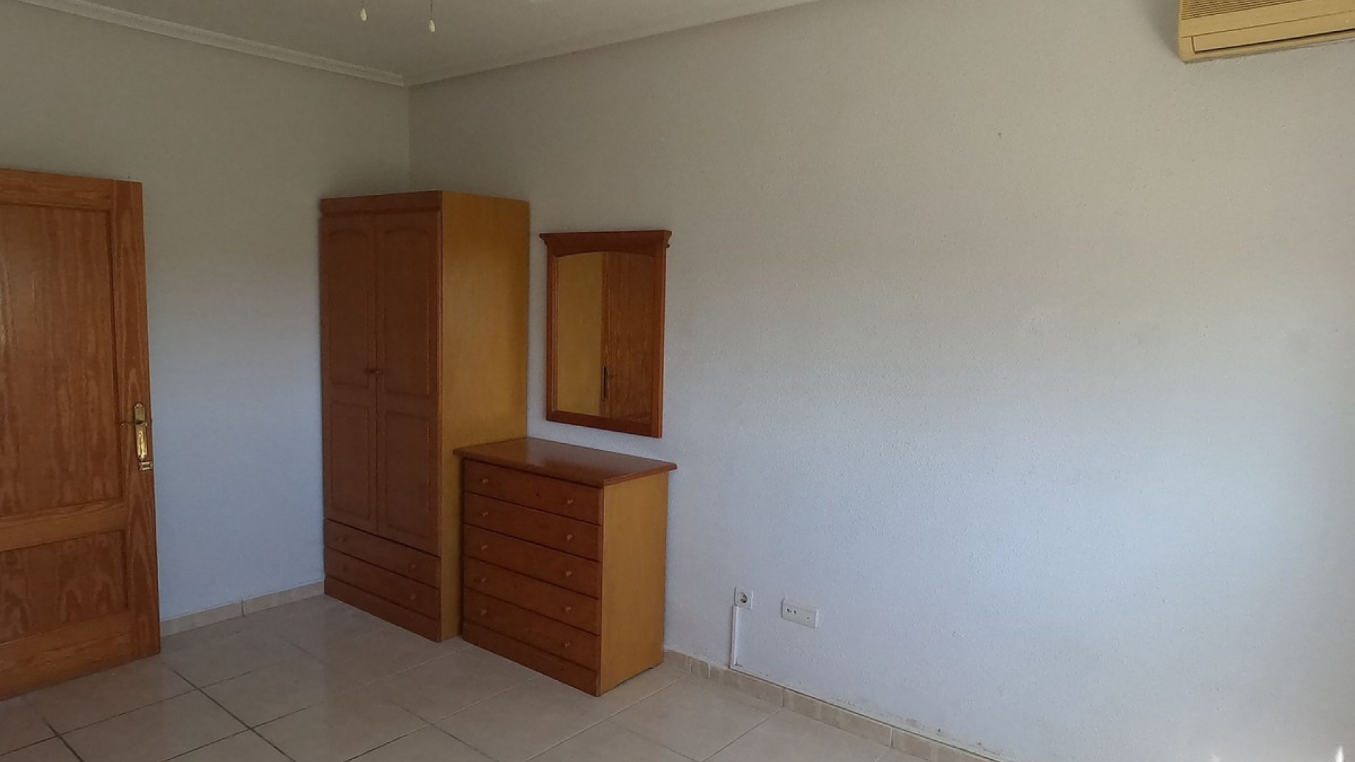 Resale - Villa - Dolores - Dolores Centro