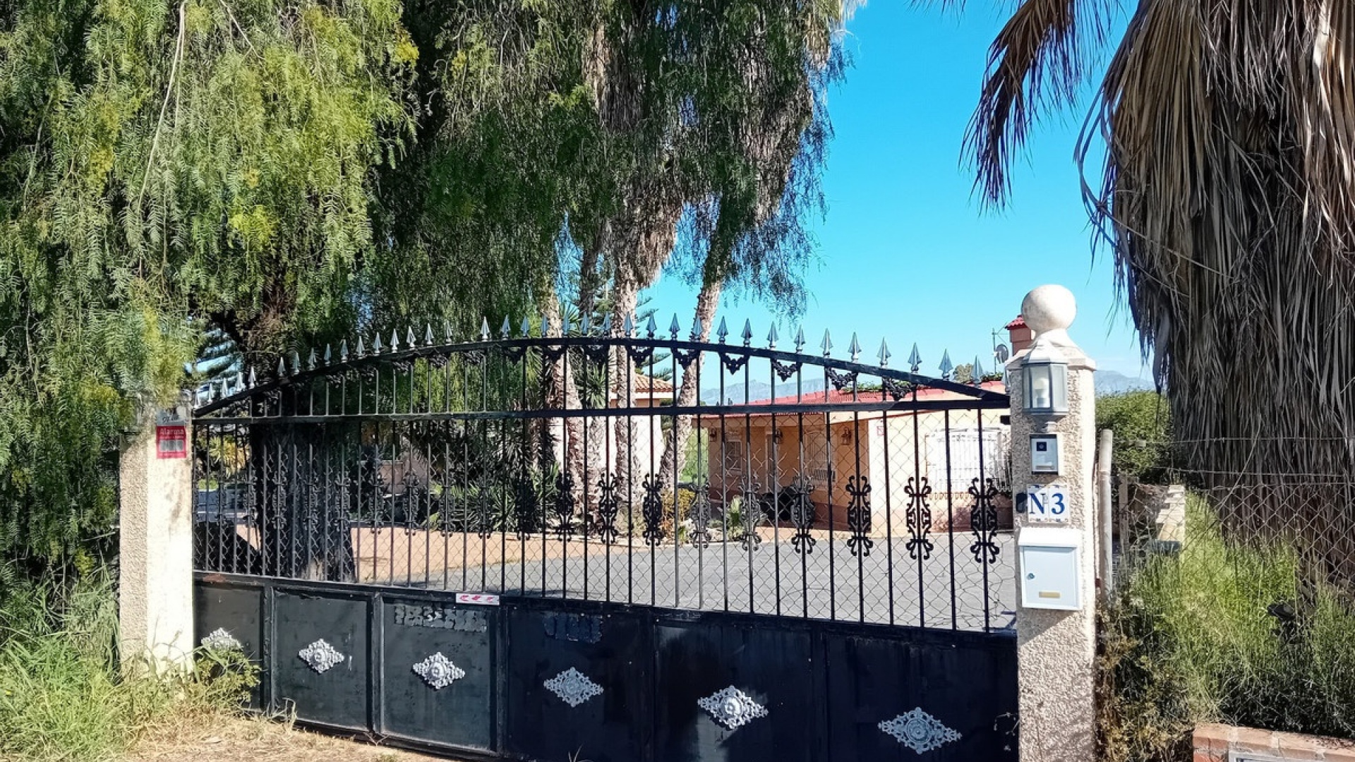 Resale - Villa - Dolores - Dolores Centro