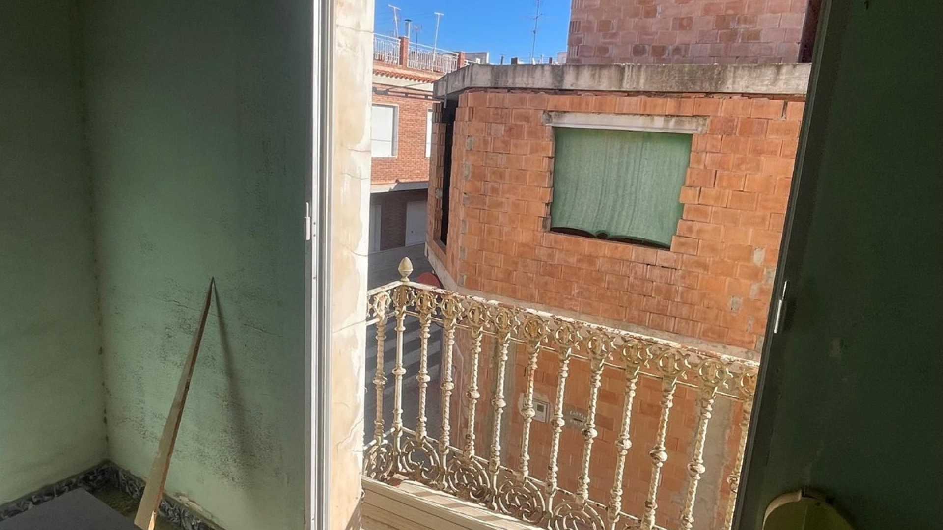 Resale - Villa - Dolores - Dolores Centro