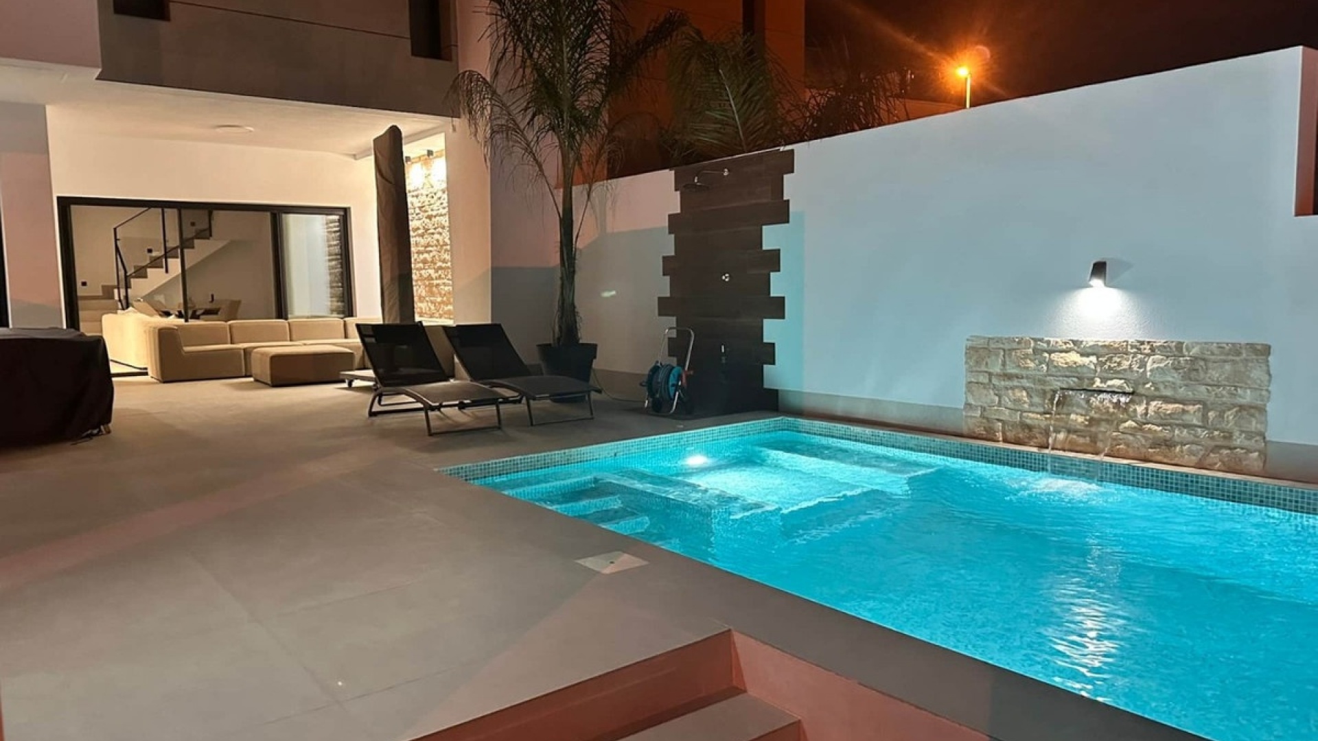 Resale - Villa - Dolores - Dolores Centro