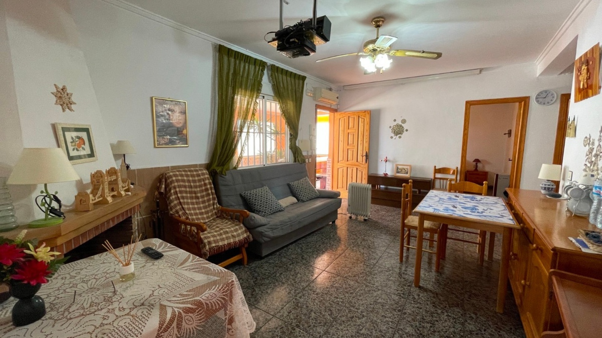Resale - Villa - Guardamar del Segura - Guardamar del Segura Centro