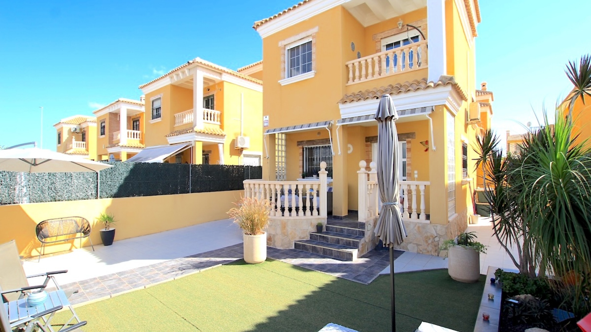 Resale - Villa - Guardamar del Segura - Guardamar - El Raso