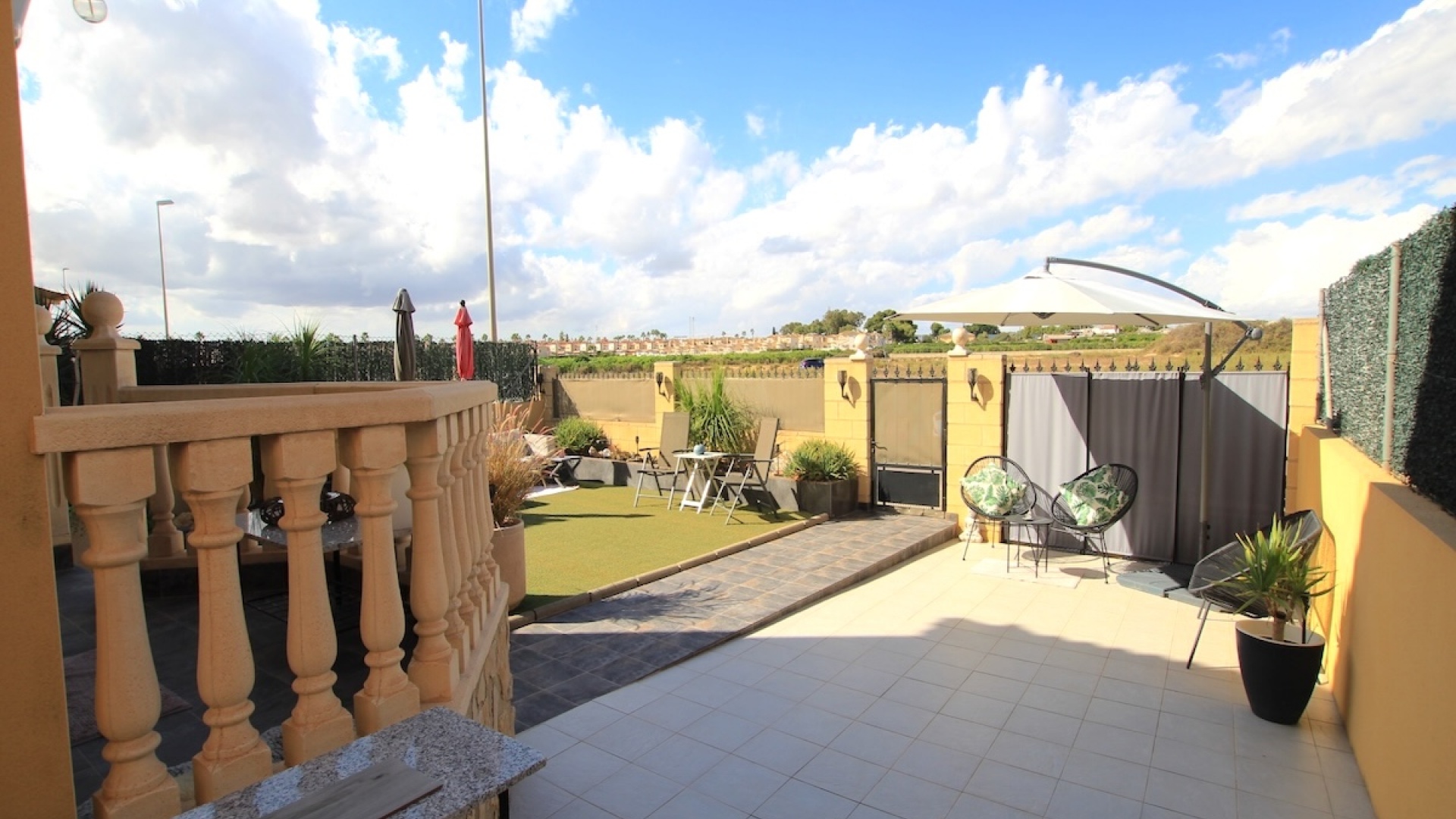 Resale - Villa - Guardamar del Segura - Guardamar - El Raso
