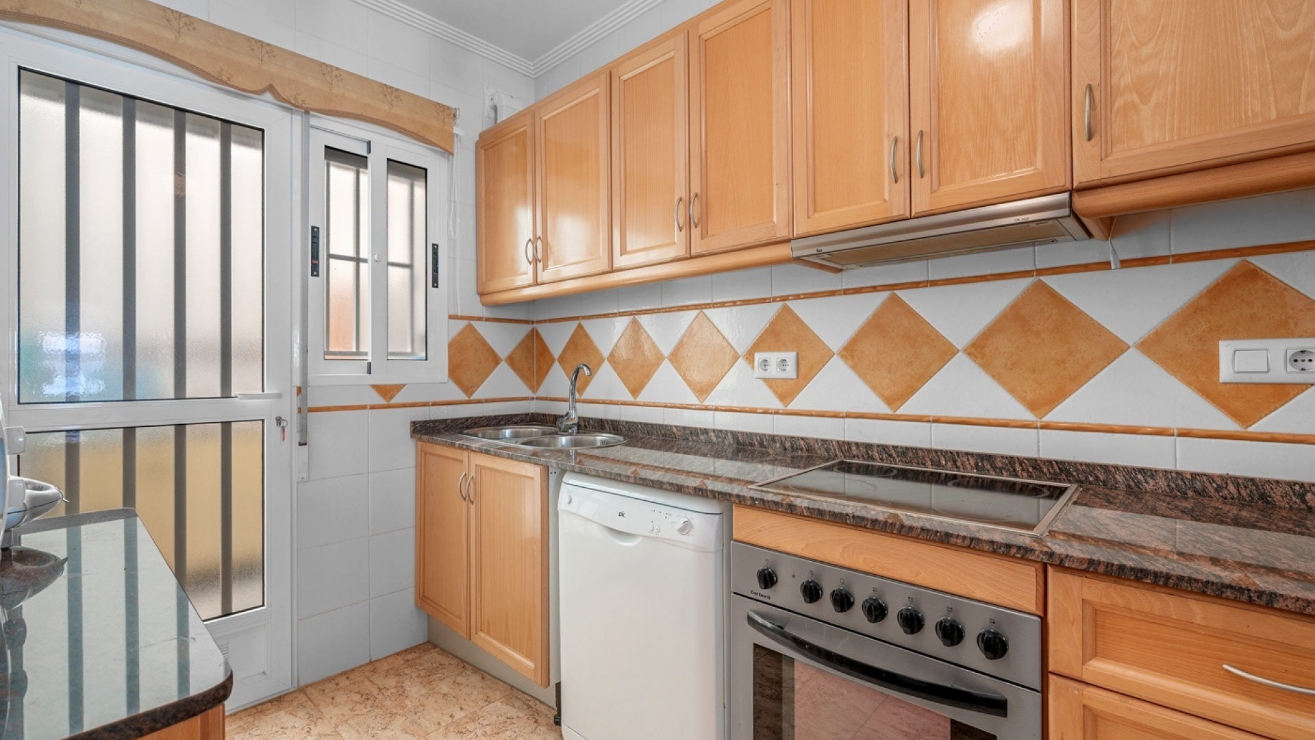 Resale - Villa - Guardamar del Segura