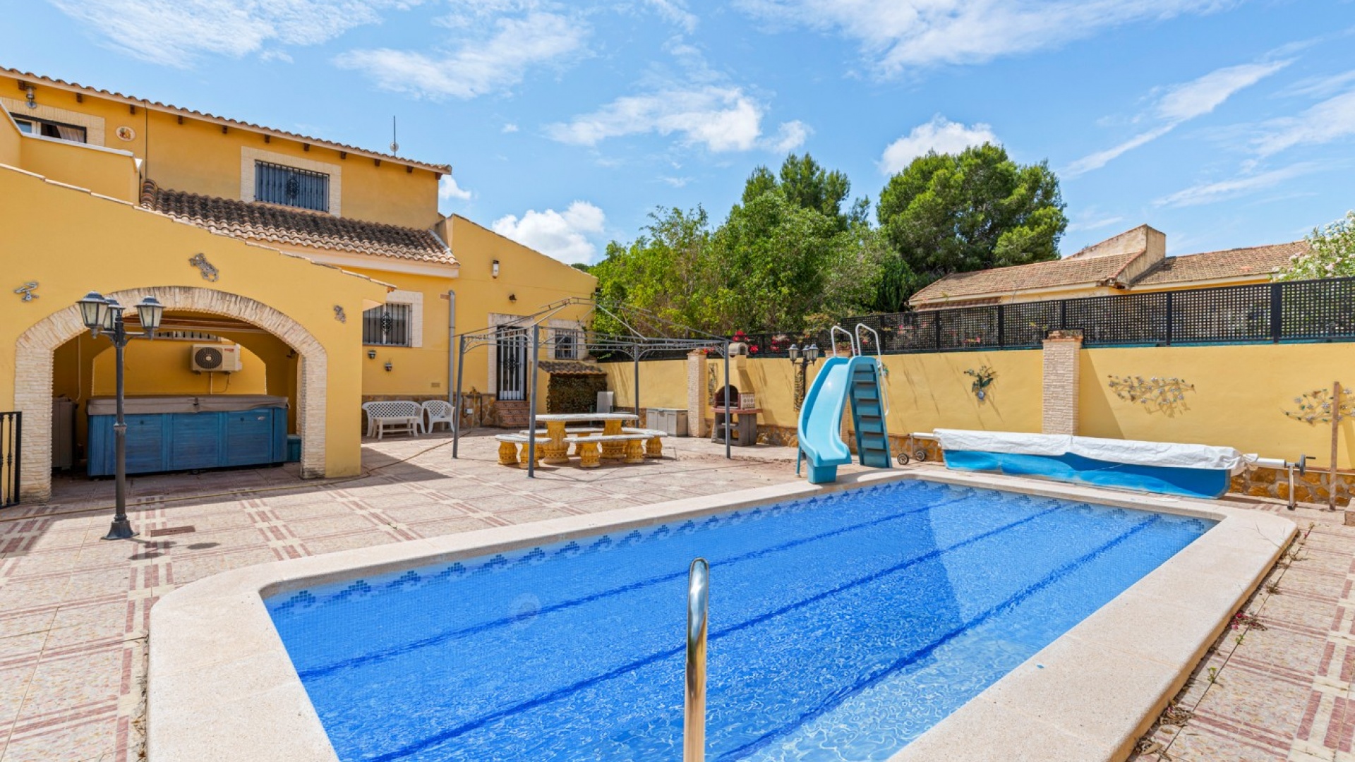 Resale - Villa - Jacarilla - jacarilla