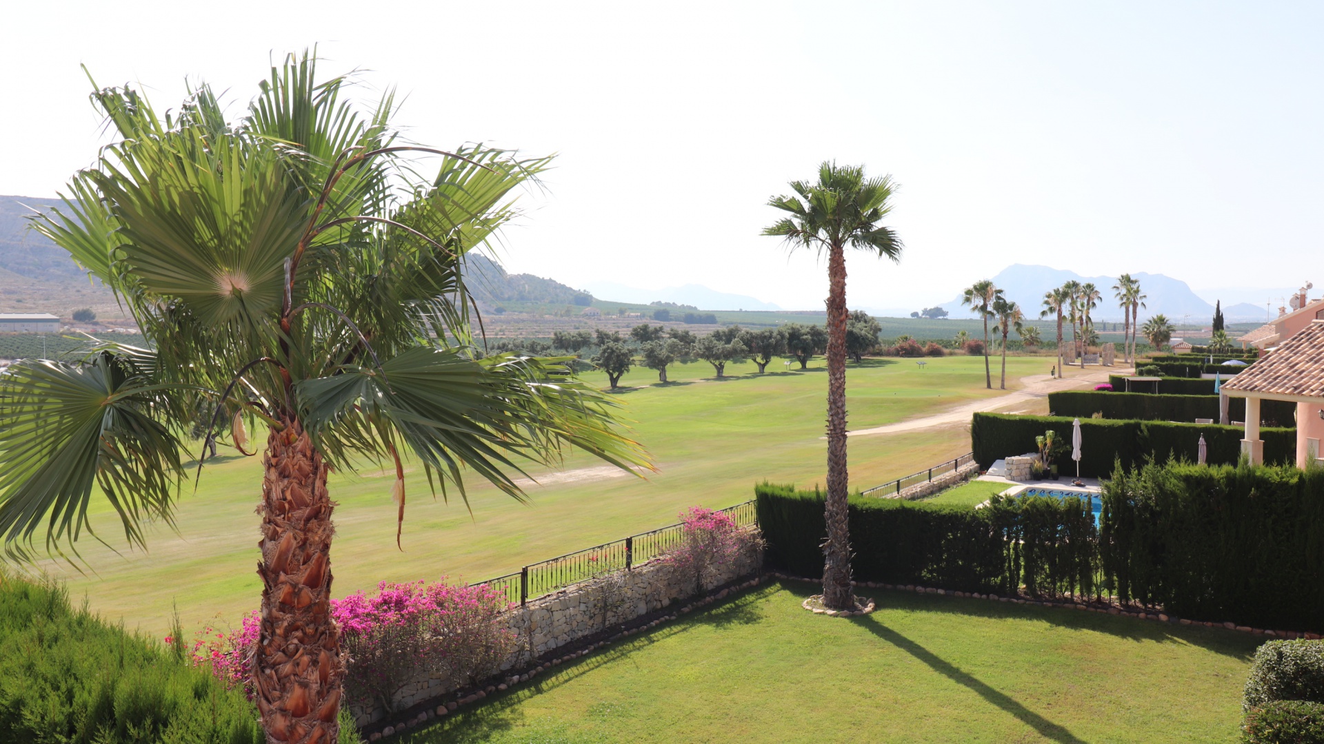Resale - Villa - La Finca Golf Resort