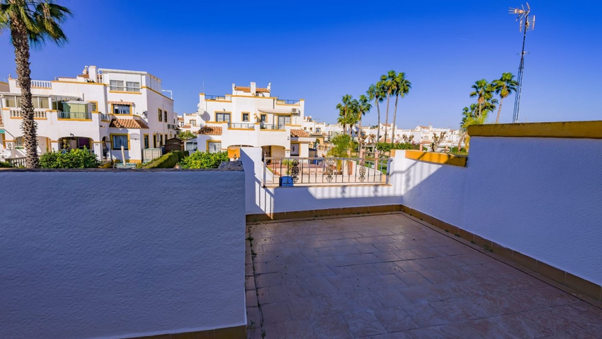 Resale - Villa - La Florida  - Al Andalus