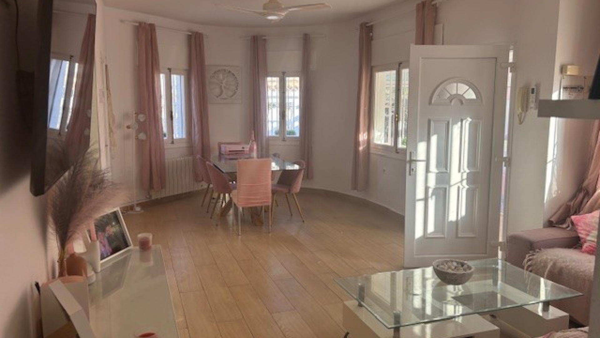 Resale - Villa - La Florida  - La Florida