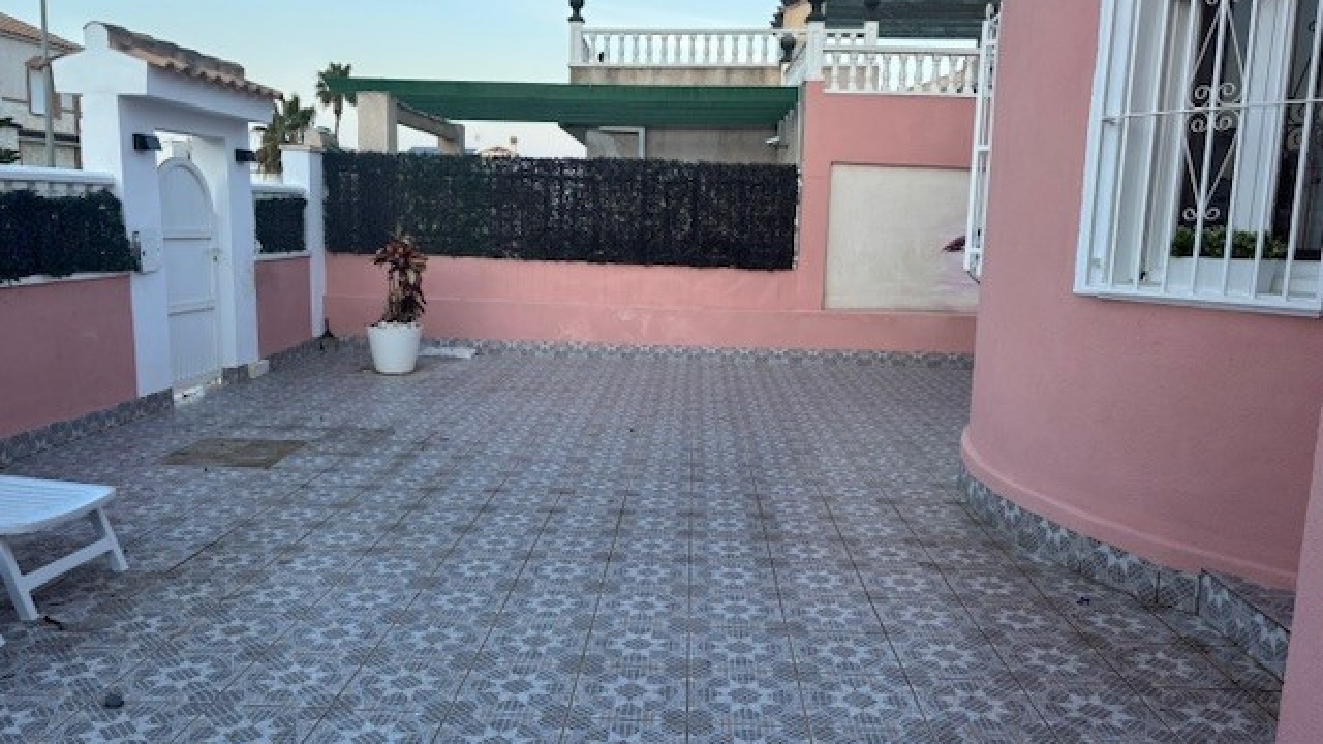 Resale - Villa - La Florida  - La Florida