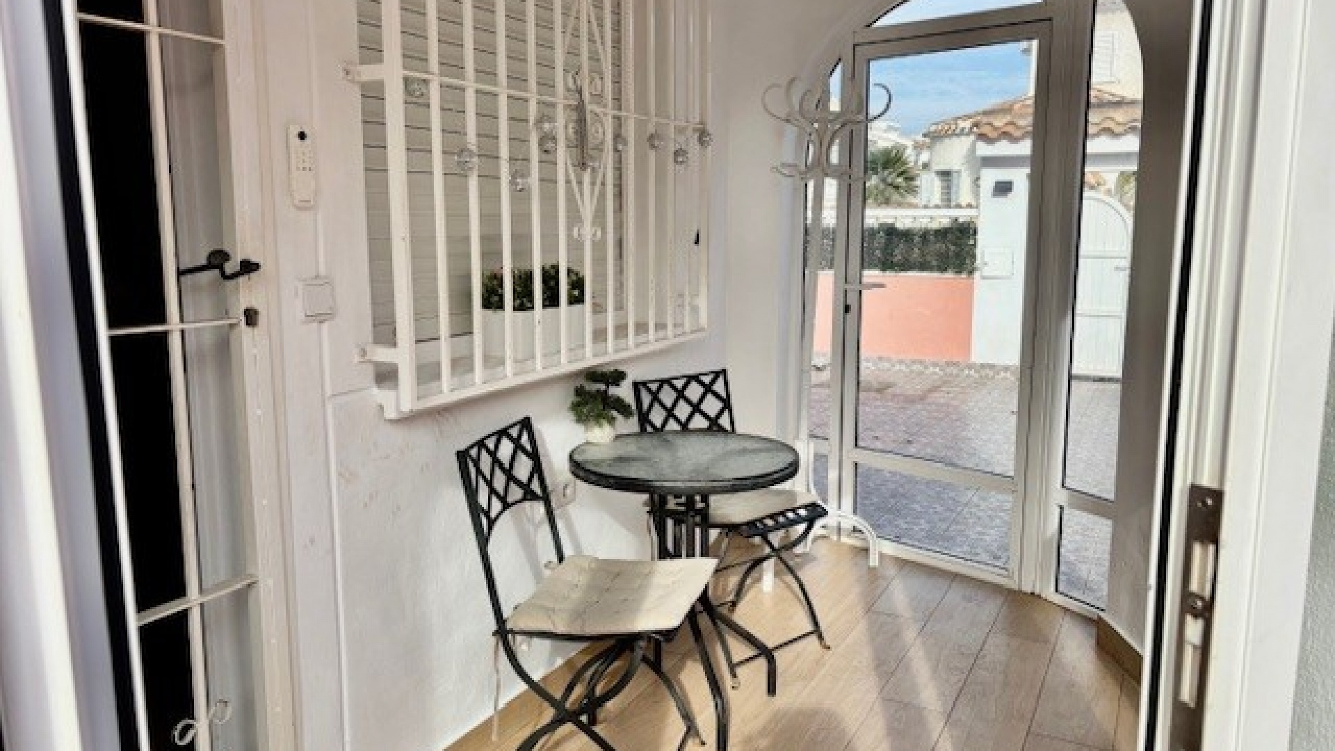 Resale - Villa - La Florida  - La Florida