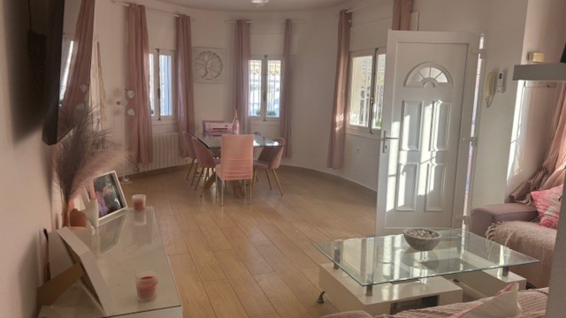 Resale - Villa - La Florida  - La Florida