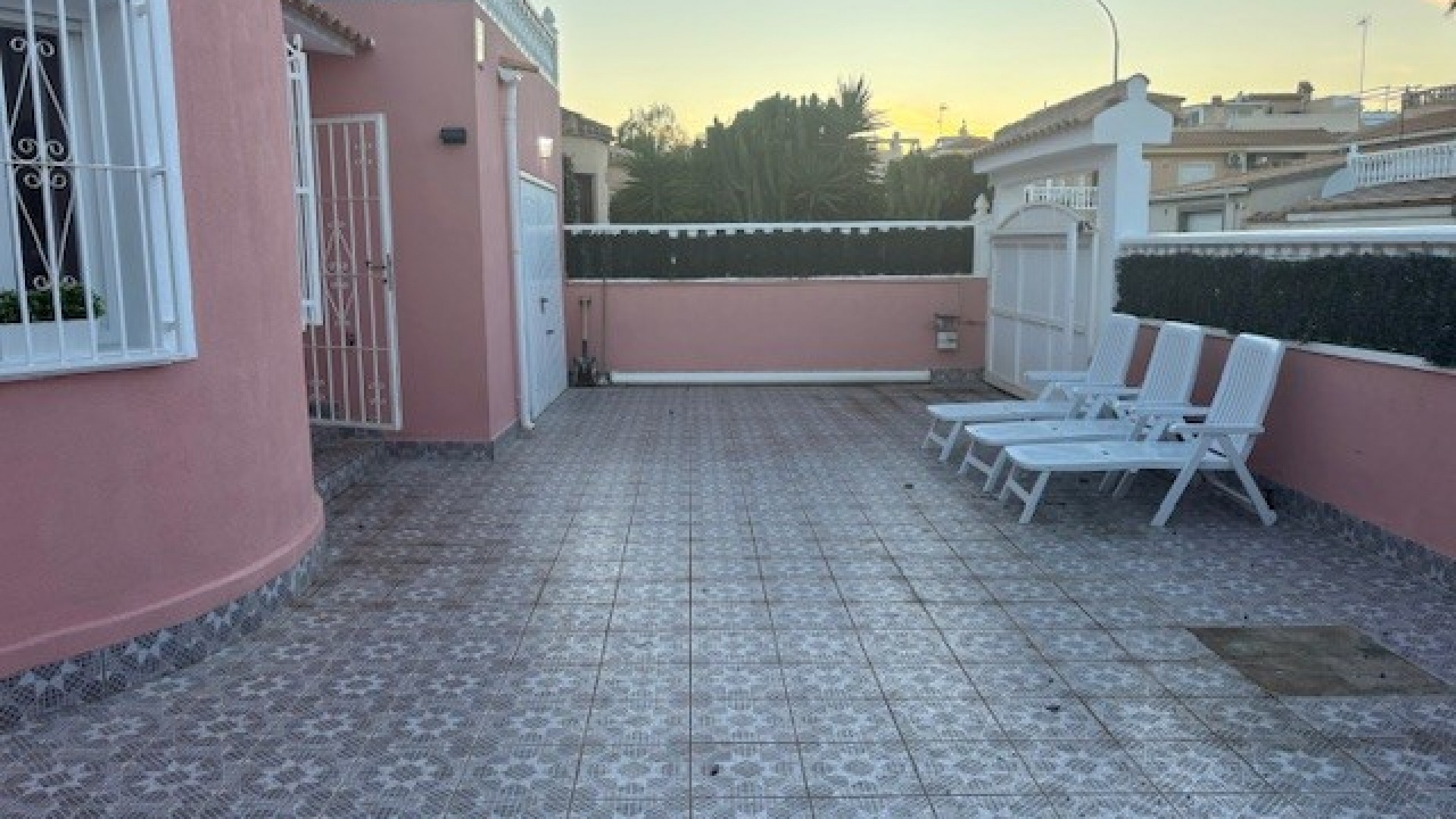 Resale - Villa - La Florida  - La Florida