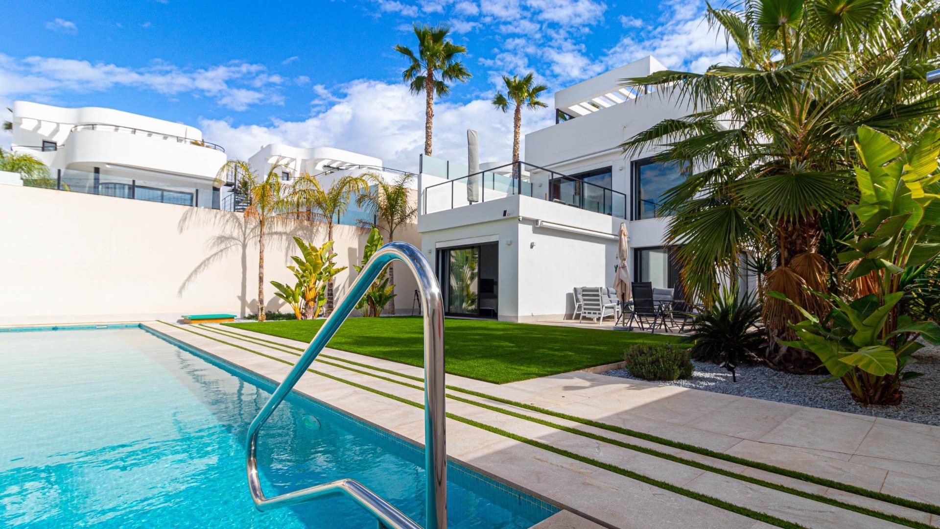 Resale - Villa - La Marina