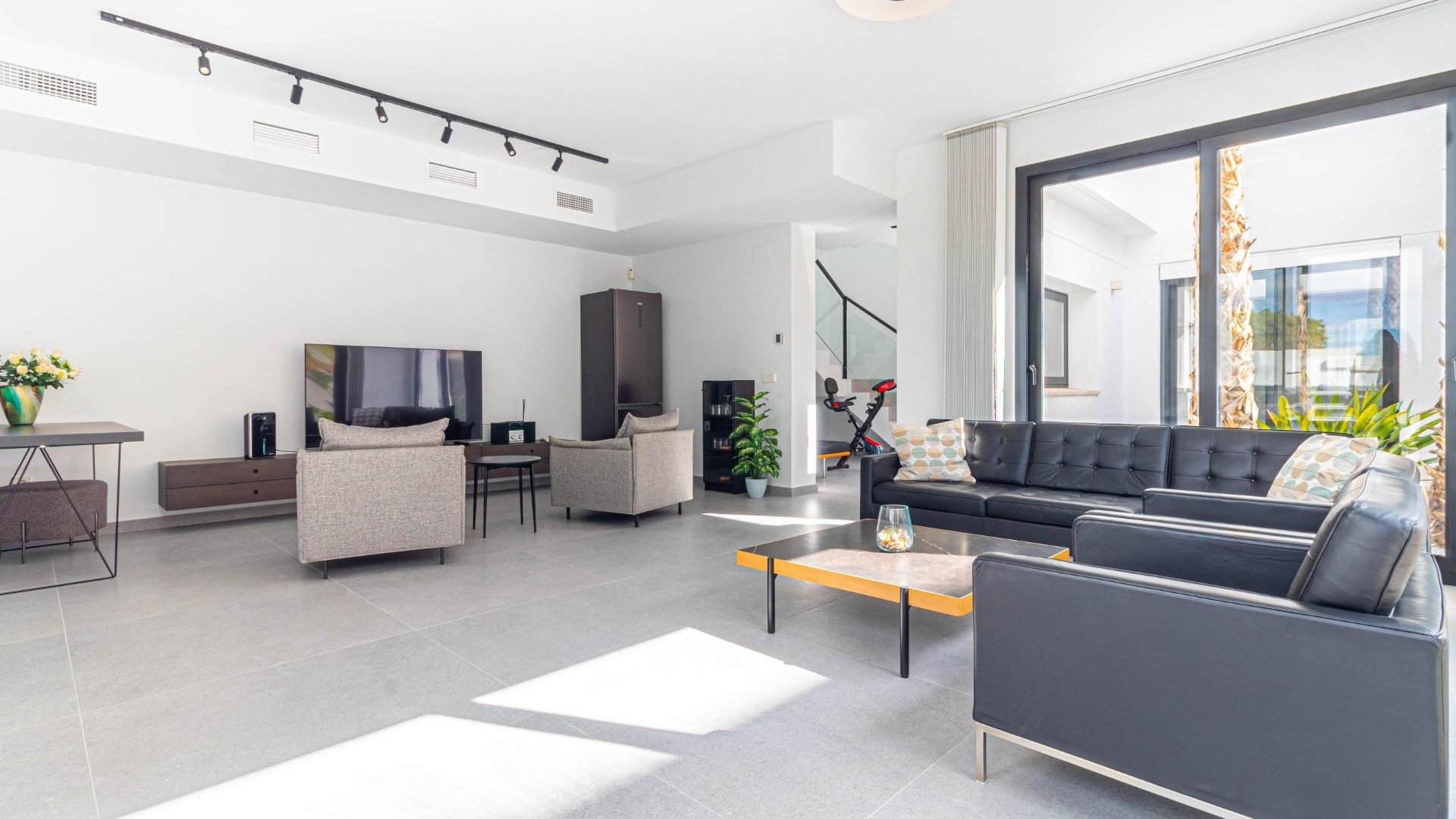 Resale - Villa - La Marina