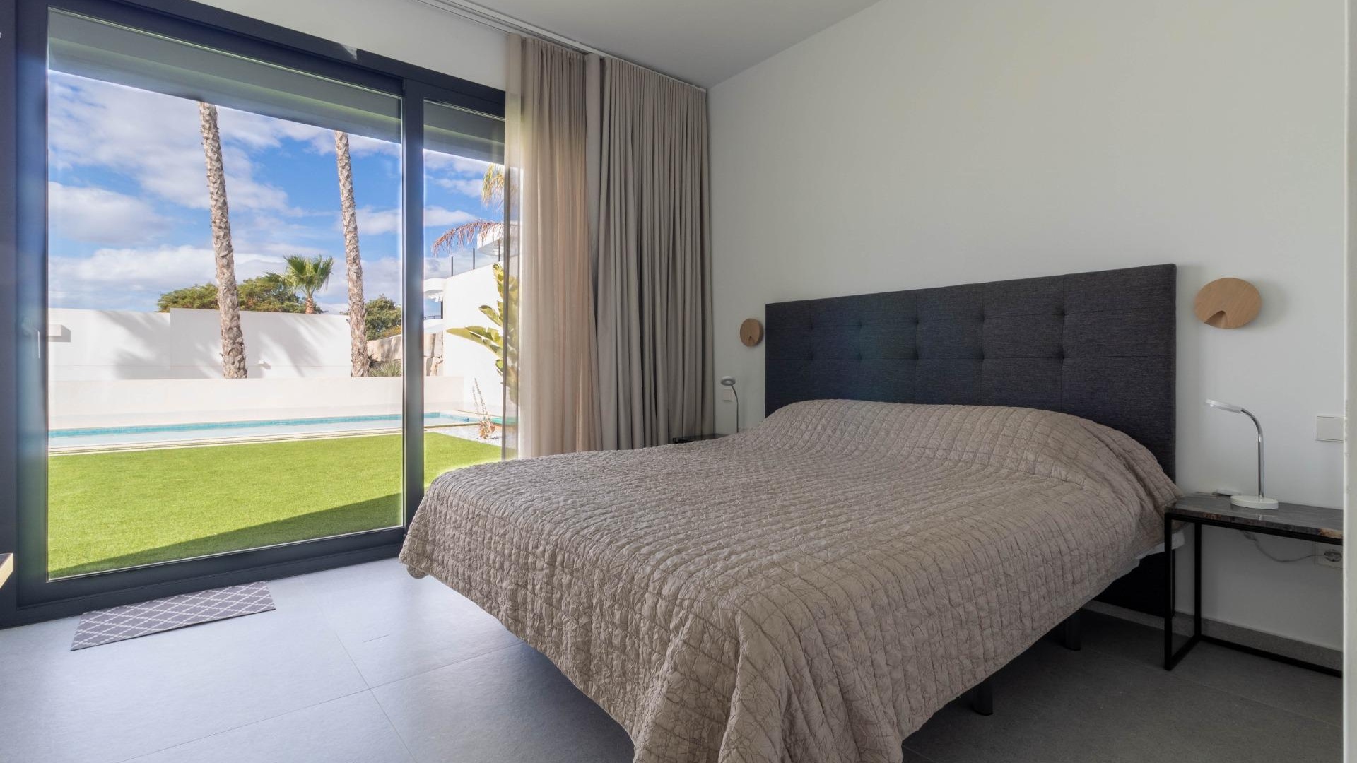 Resale - Villa - La Marina