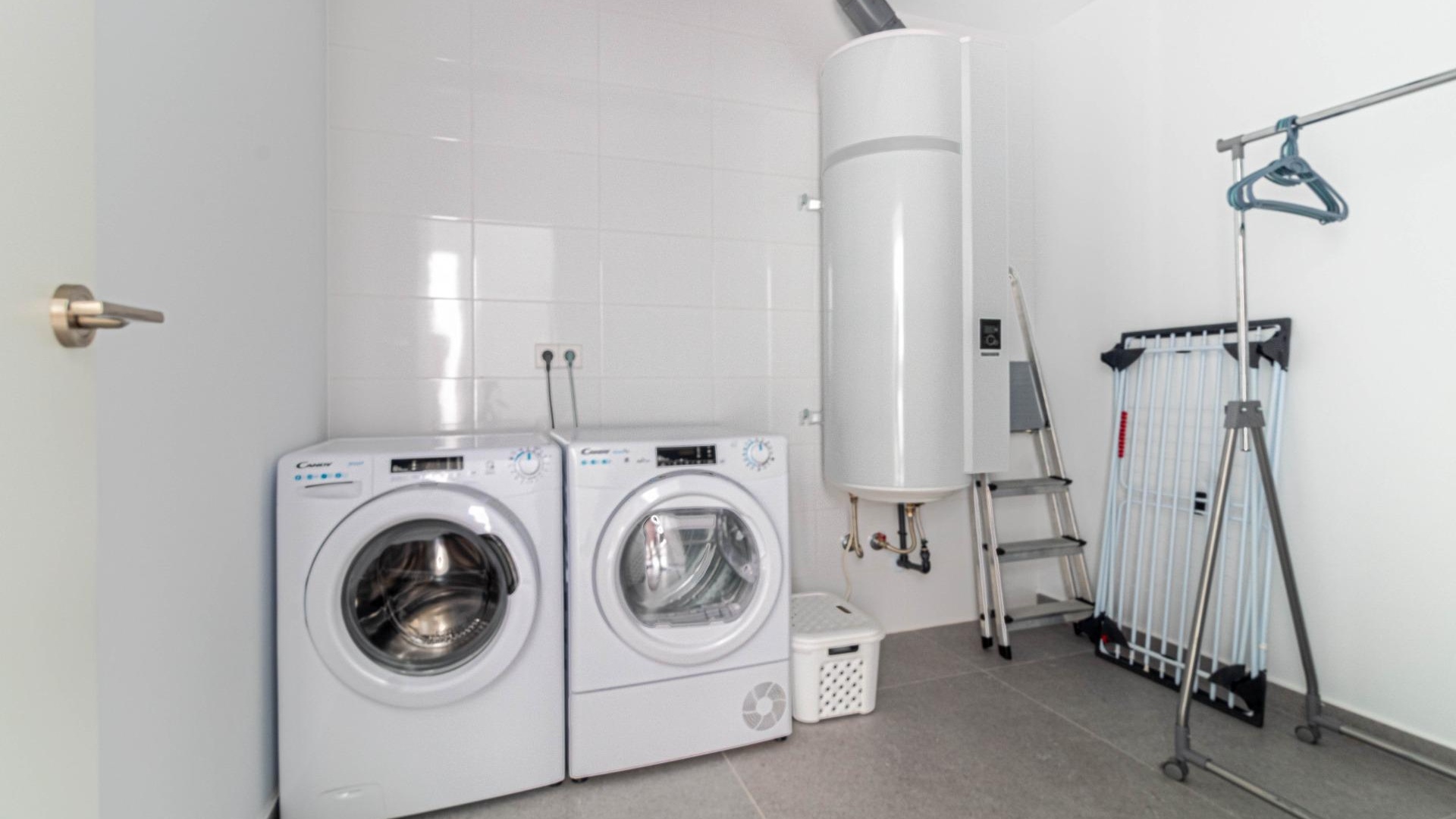 Resale - Villa - La Marina