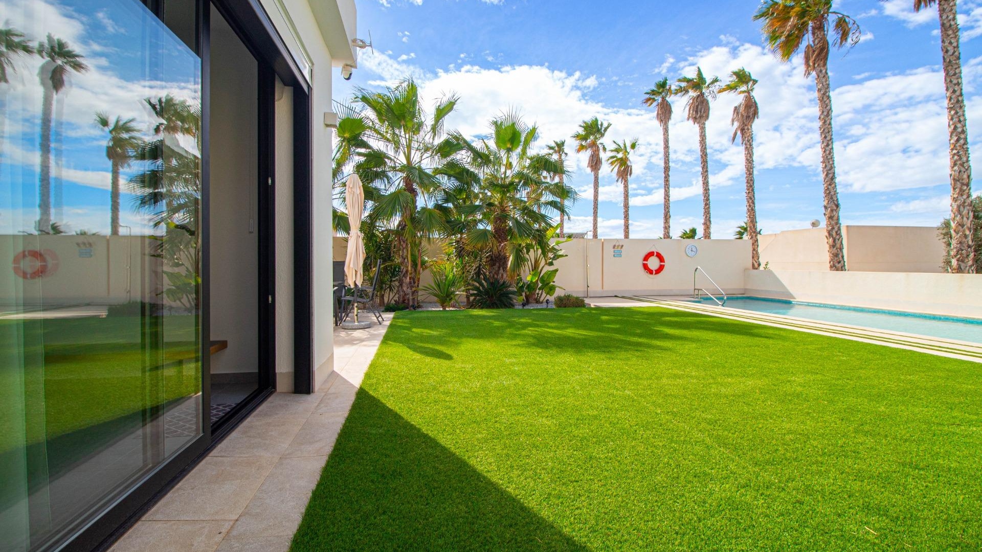 Resale - Villa - La Marina