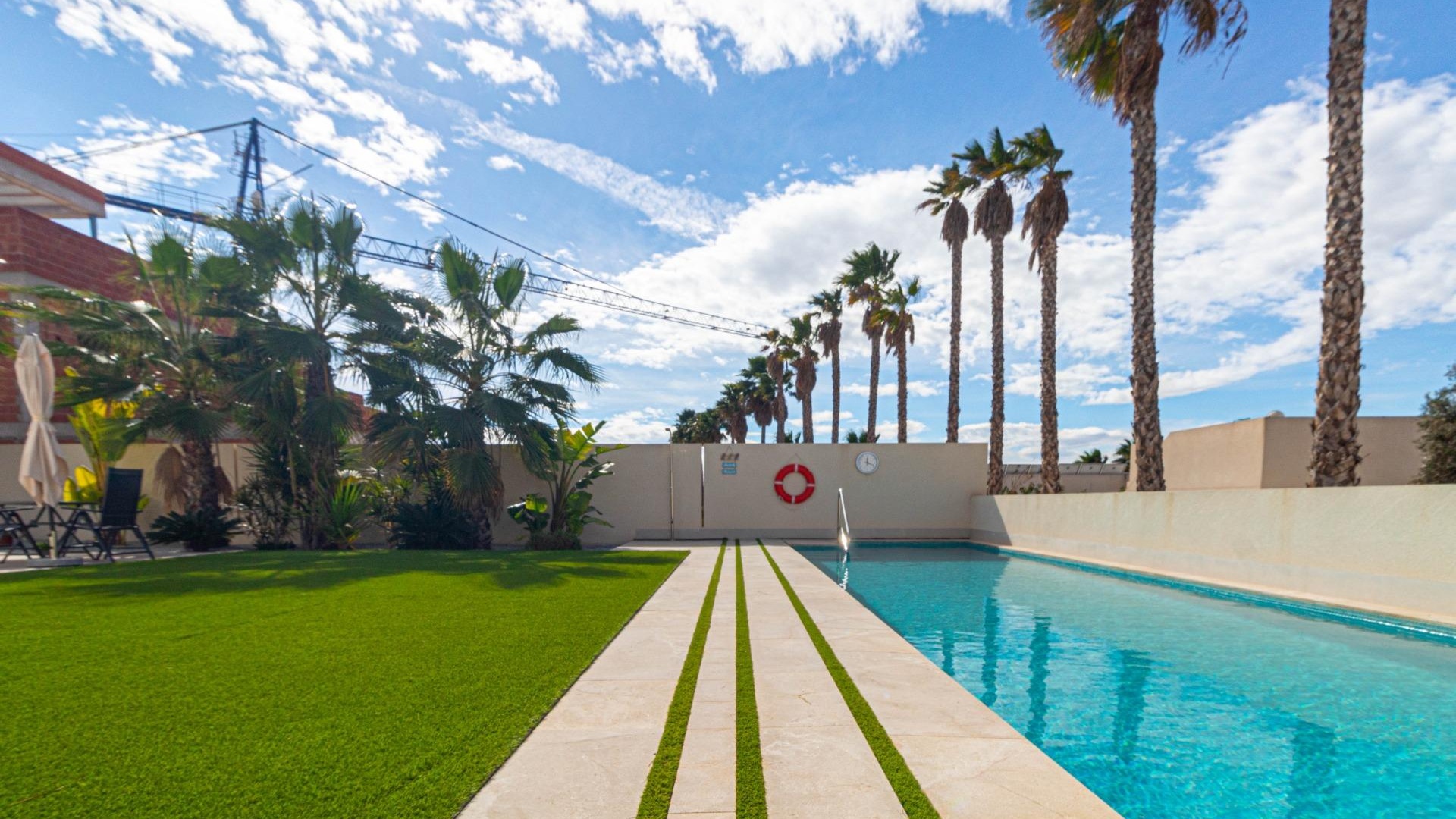 Resale - Villa - La Marina