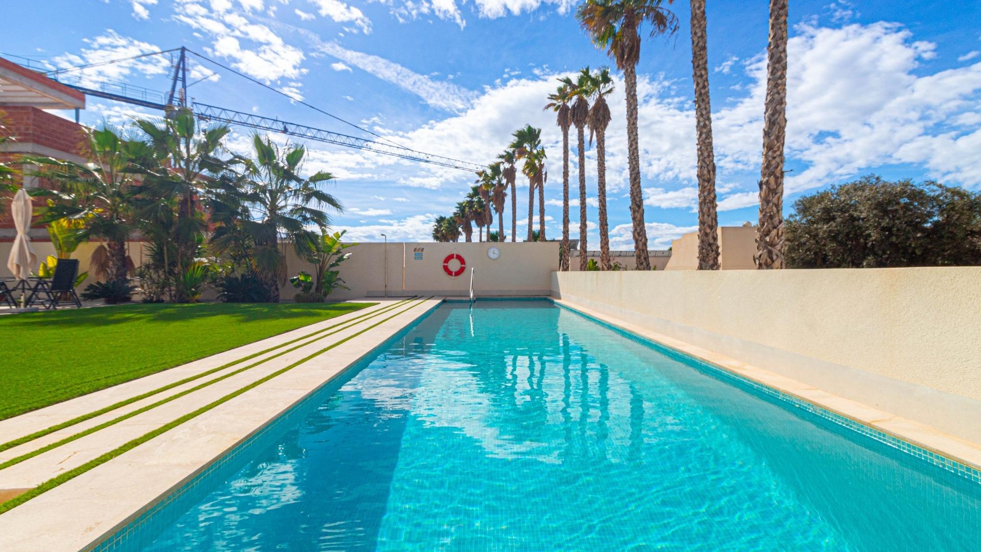 Resale - Villa - La Marina