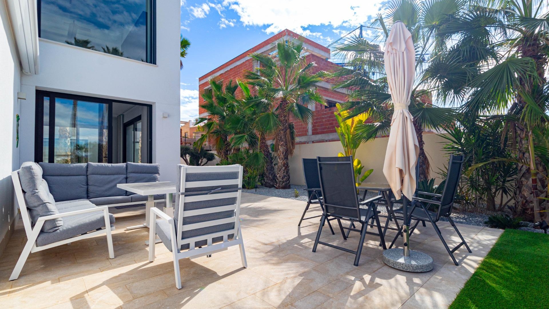 Resale - Villa - La Marina