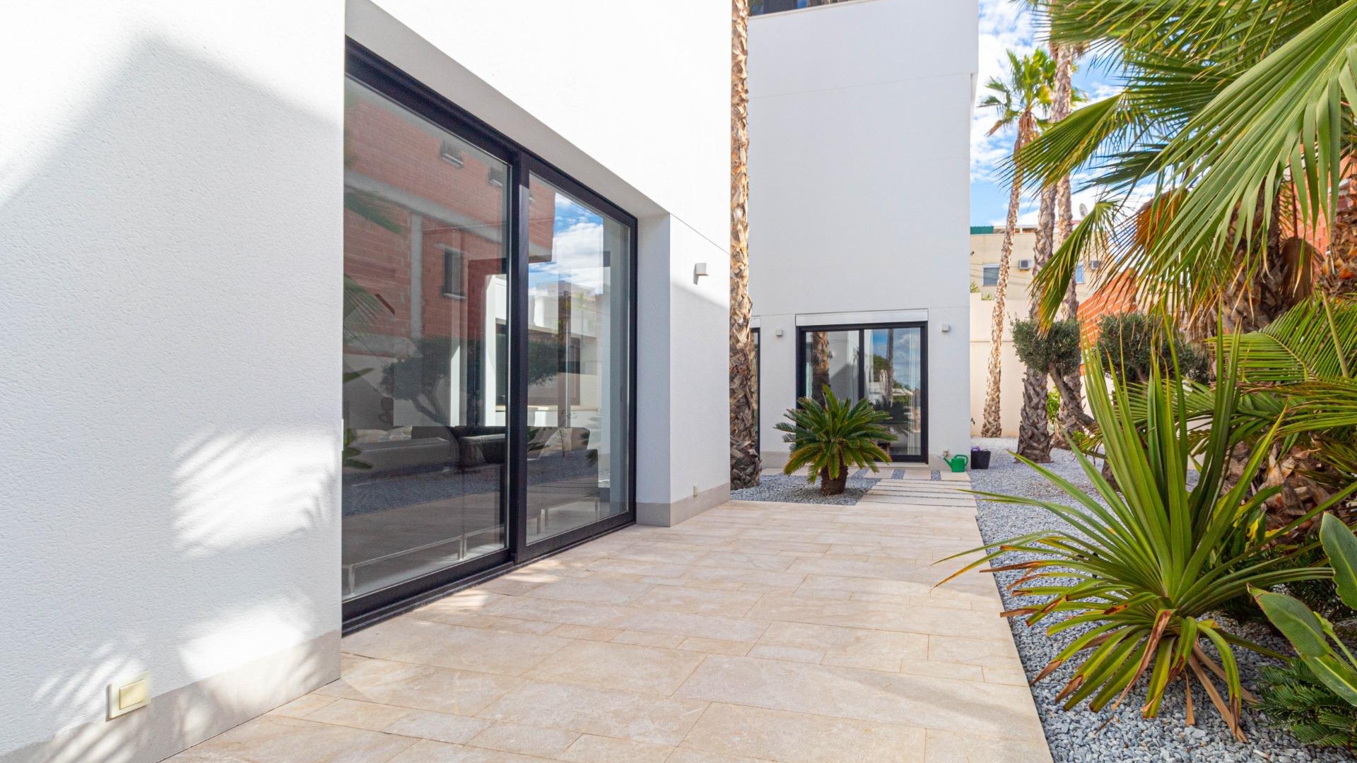 Resale - Villa - La Marina