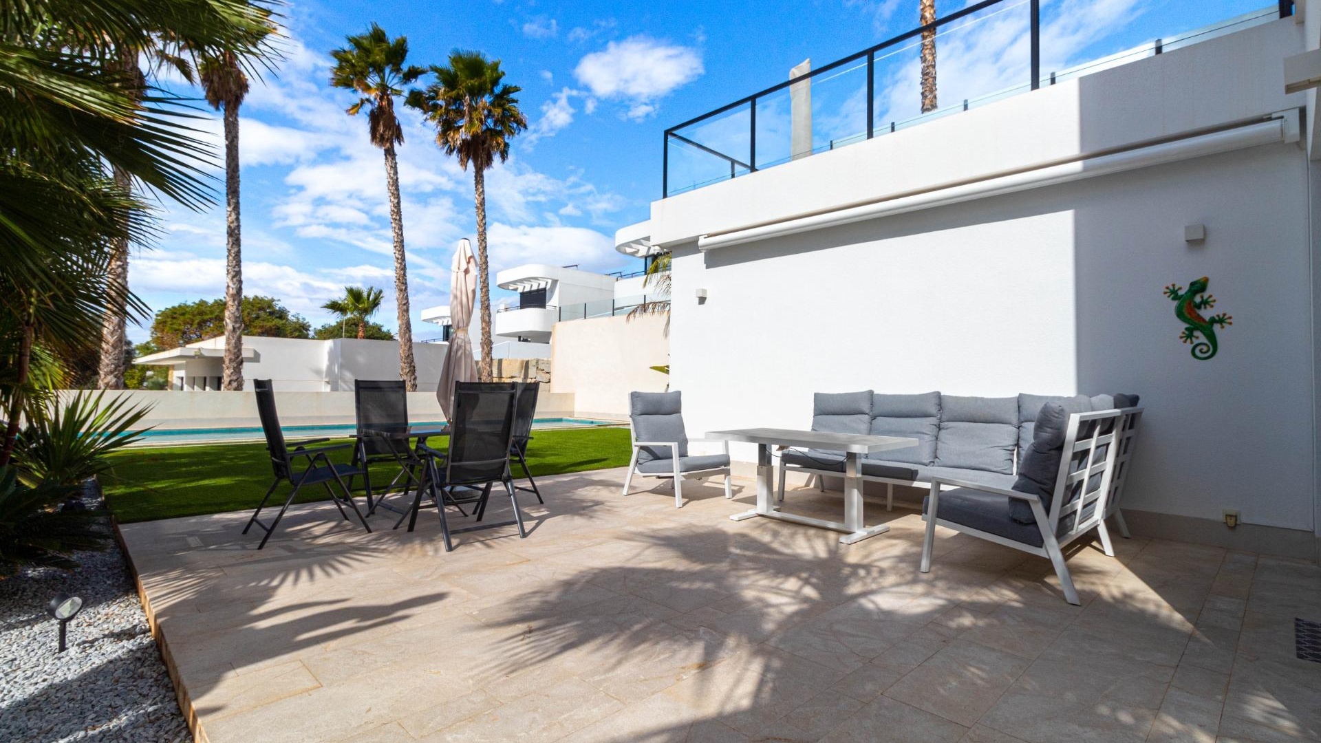 Resale - Villa - La Marina