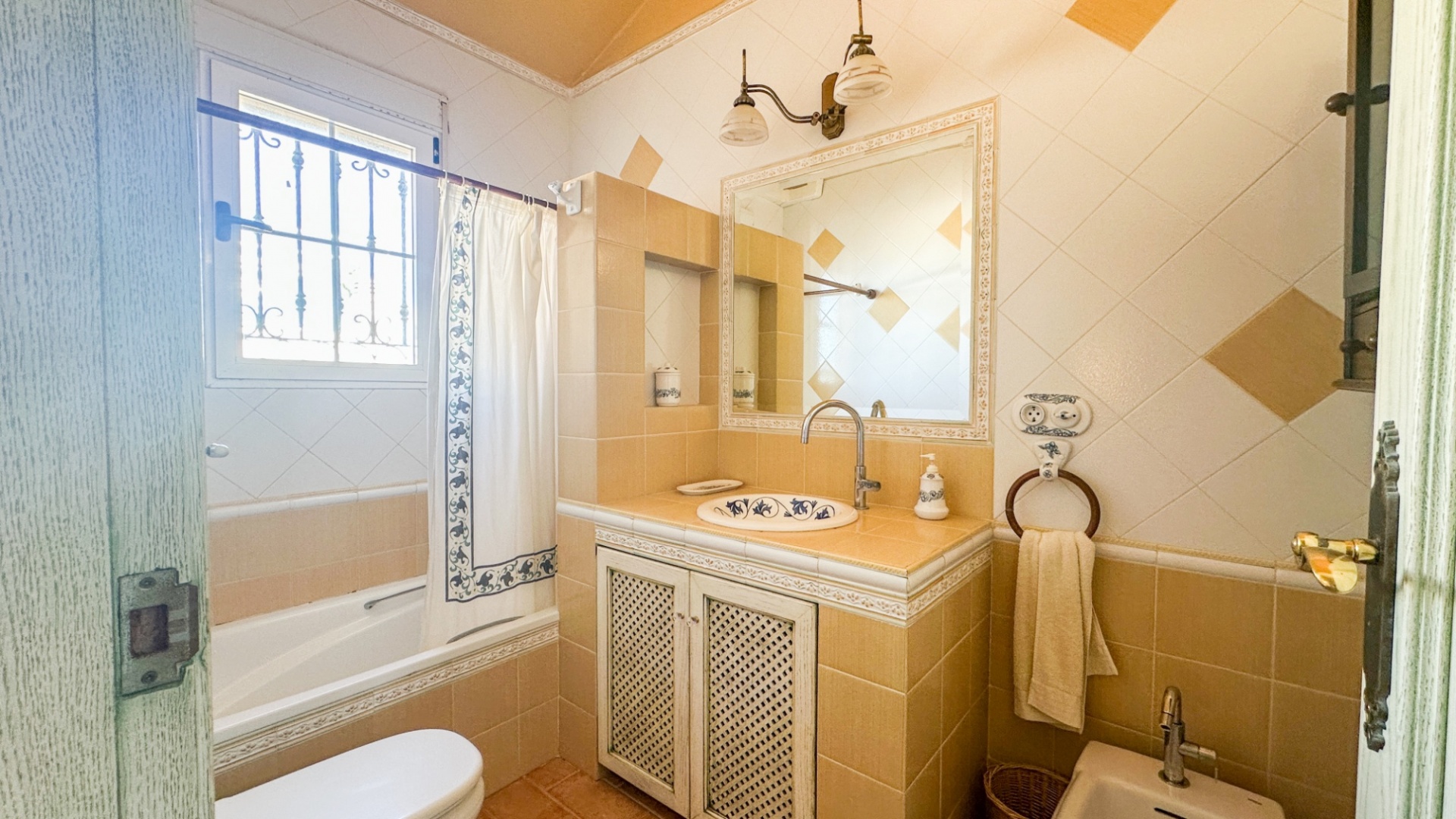 Resale - Villa - La Mata - Beachside La Mata