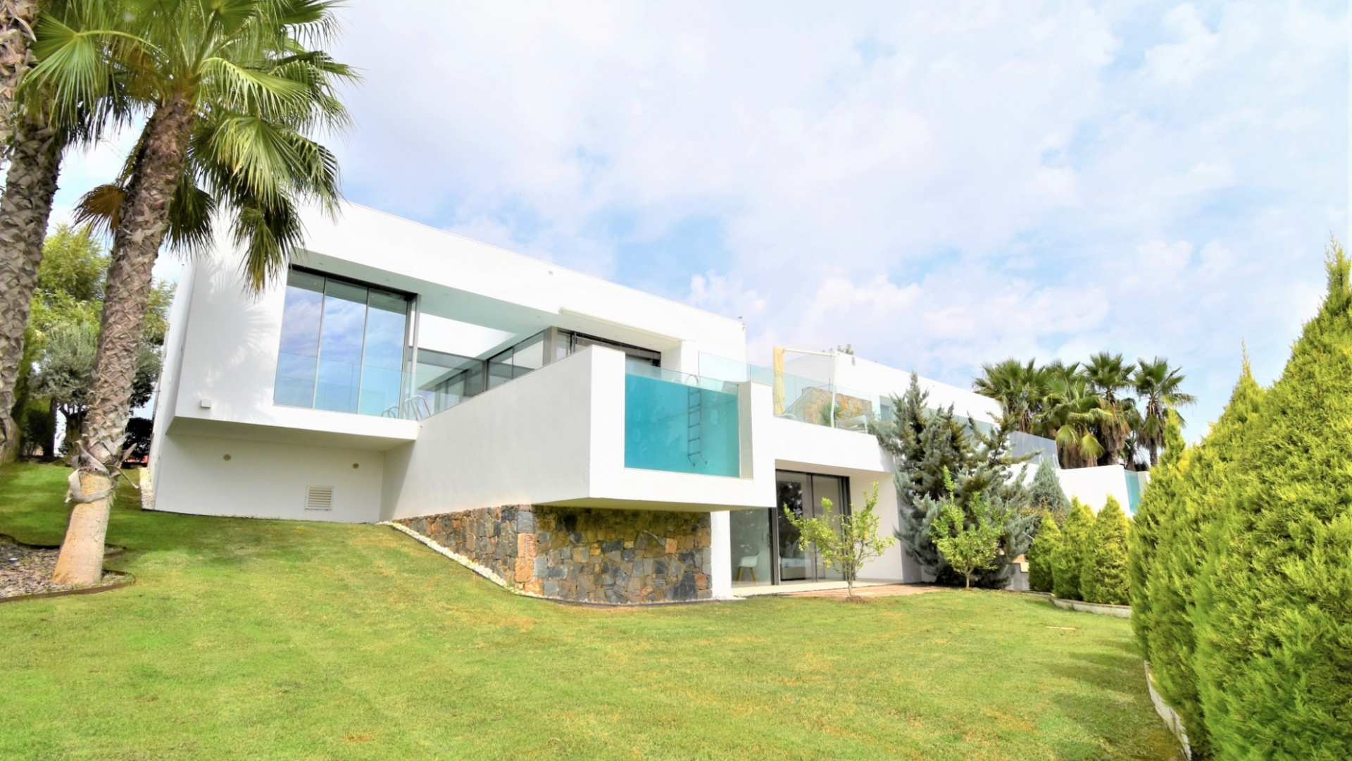 Resale - Villa - Las Colinas Golf Resort