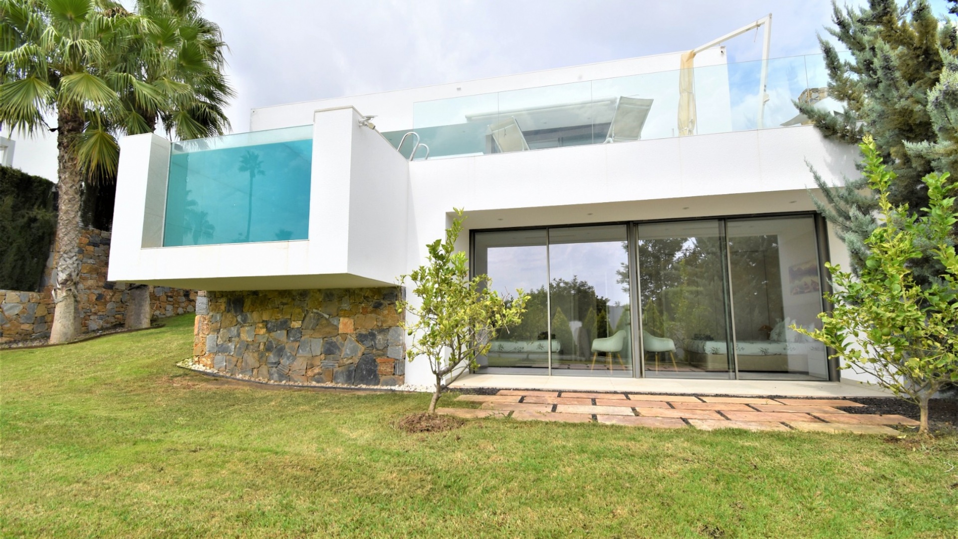 Resale - Villa - Las Colinas Golf Resort