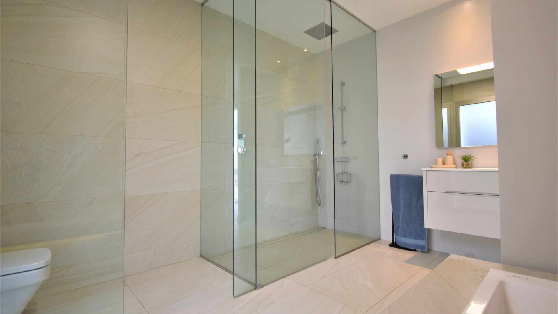 Resale - Villa - Las Colinas Golf Resort