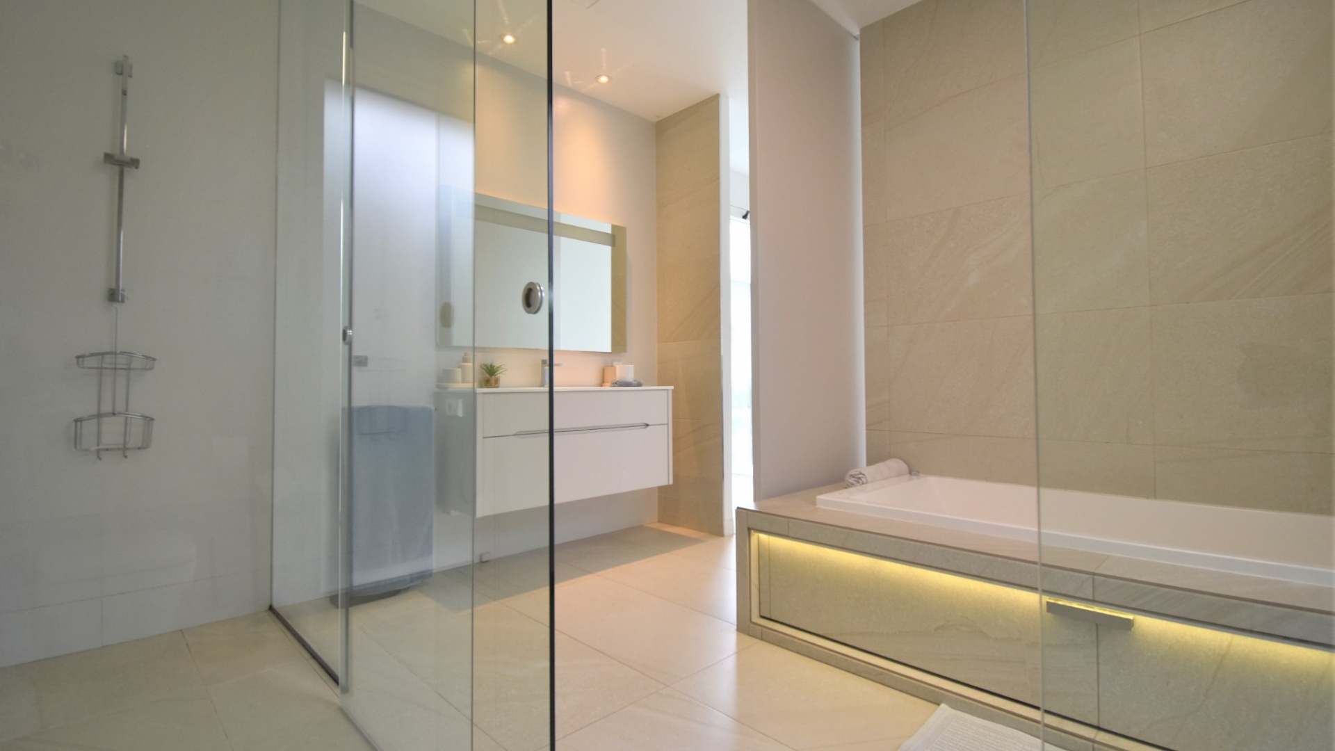 Resale - Villa - Las Colinas Golf Resort