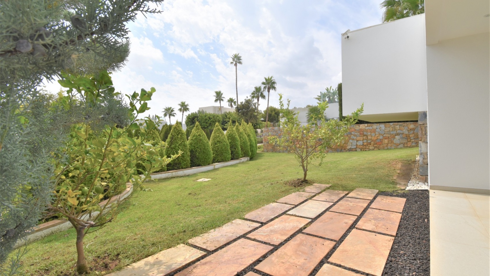 Resale - Villa - Las Colinas Golf Resort