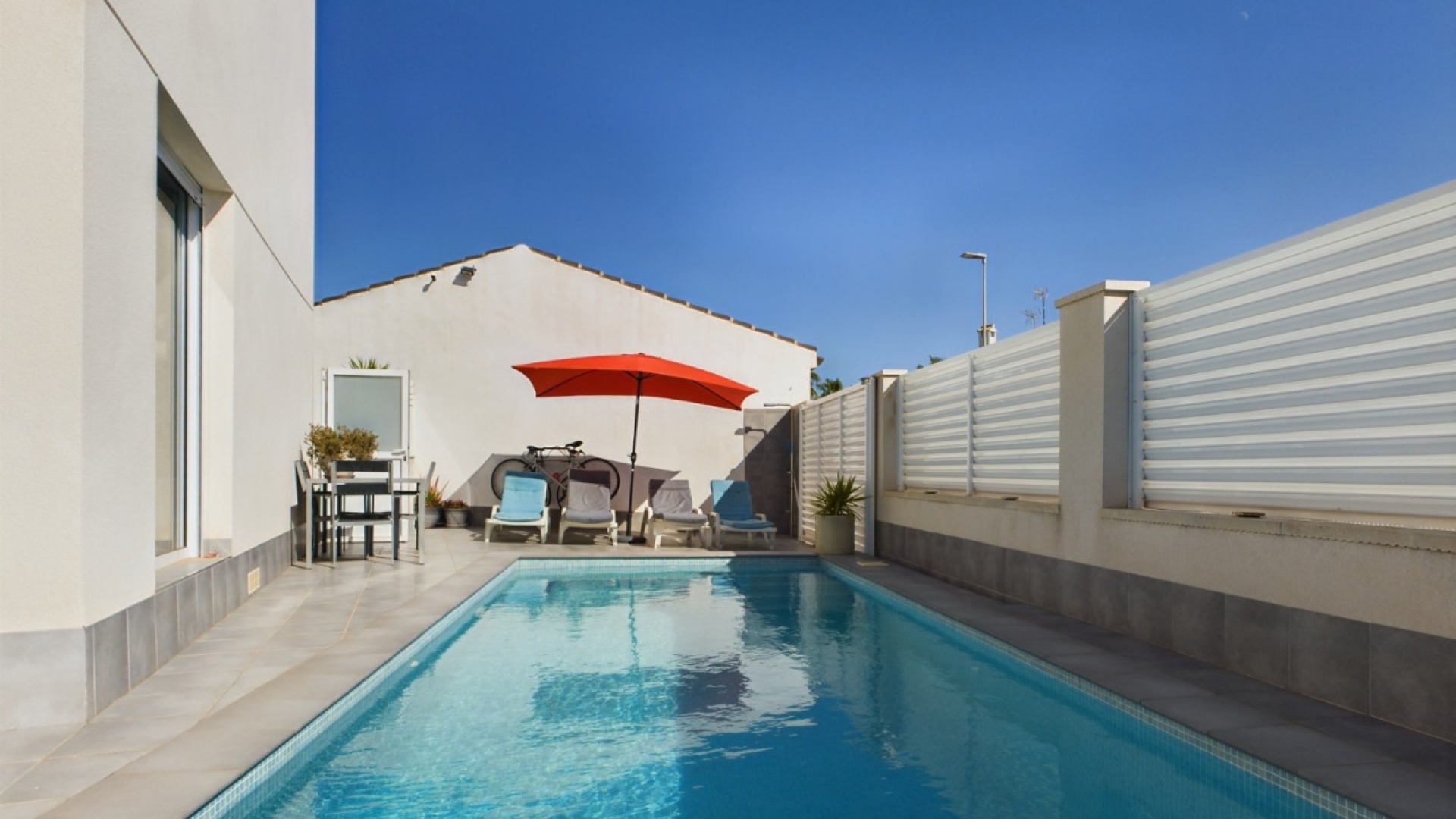 Resale - Villa - Los Alcazares