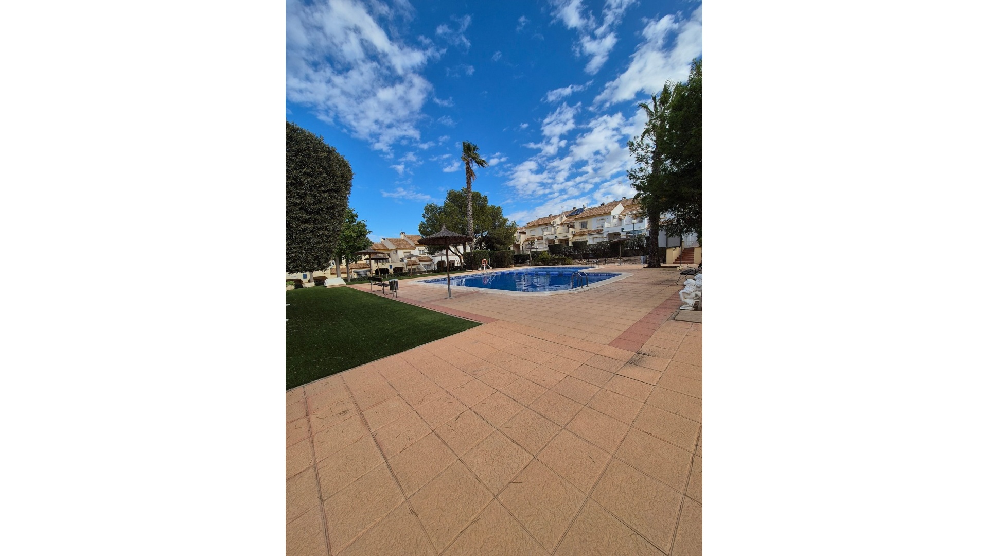 Resale - Villa - Los Altos - laderas del sol