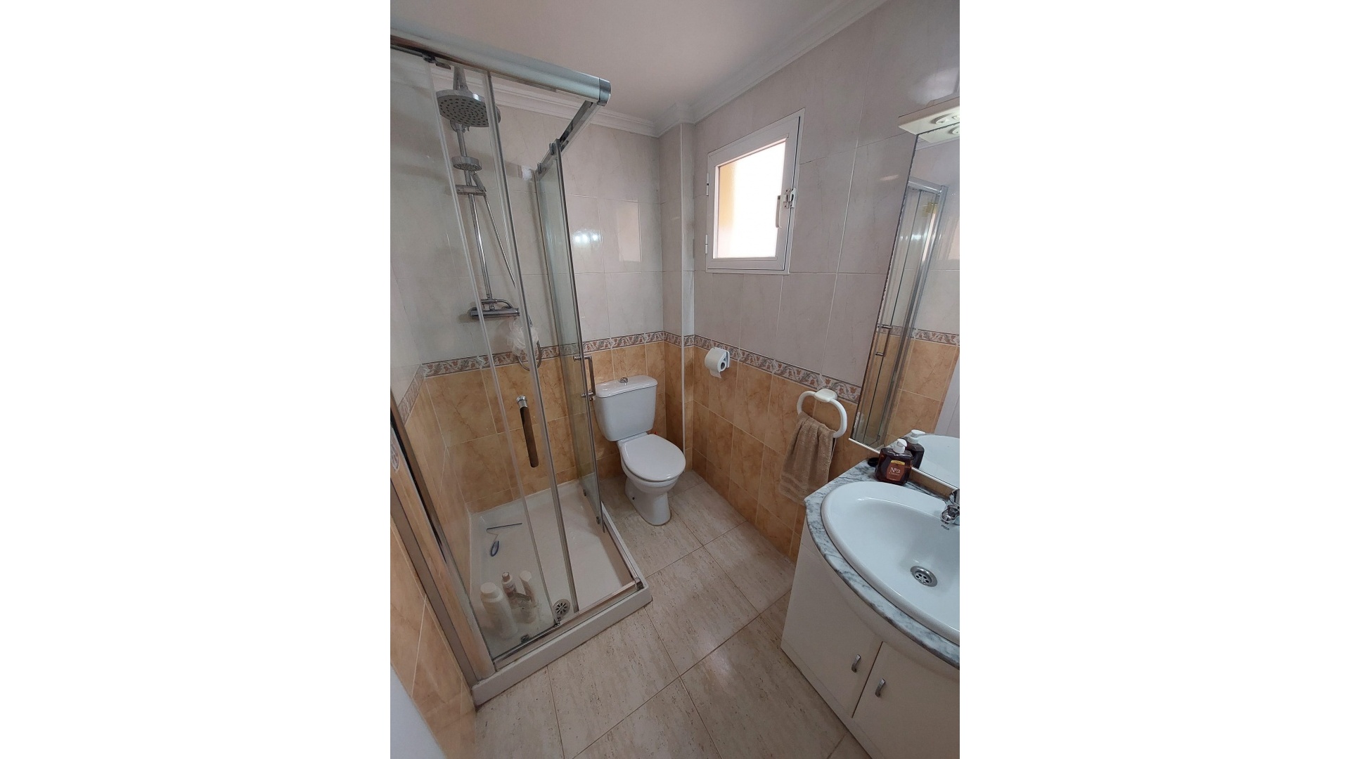 Resale - Villa - Los Altos - laderas del sol