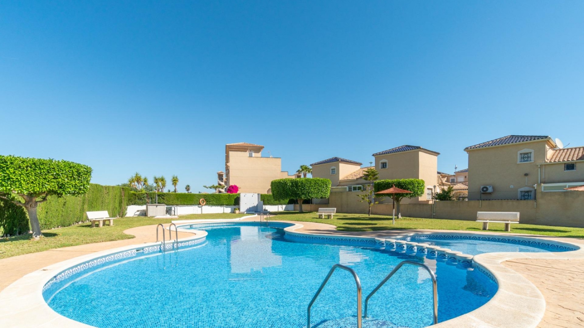 Resale - Villa - Los Altos - Res. Don Sancho