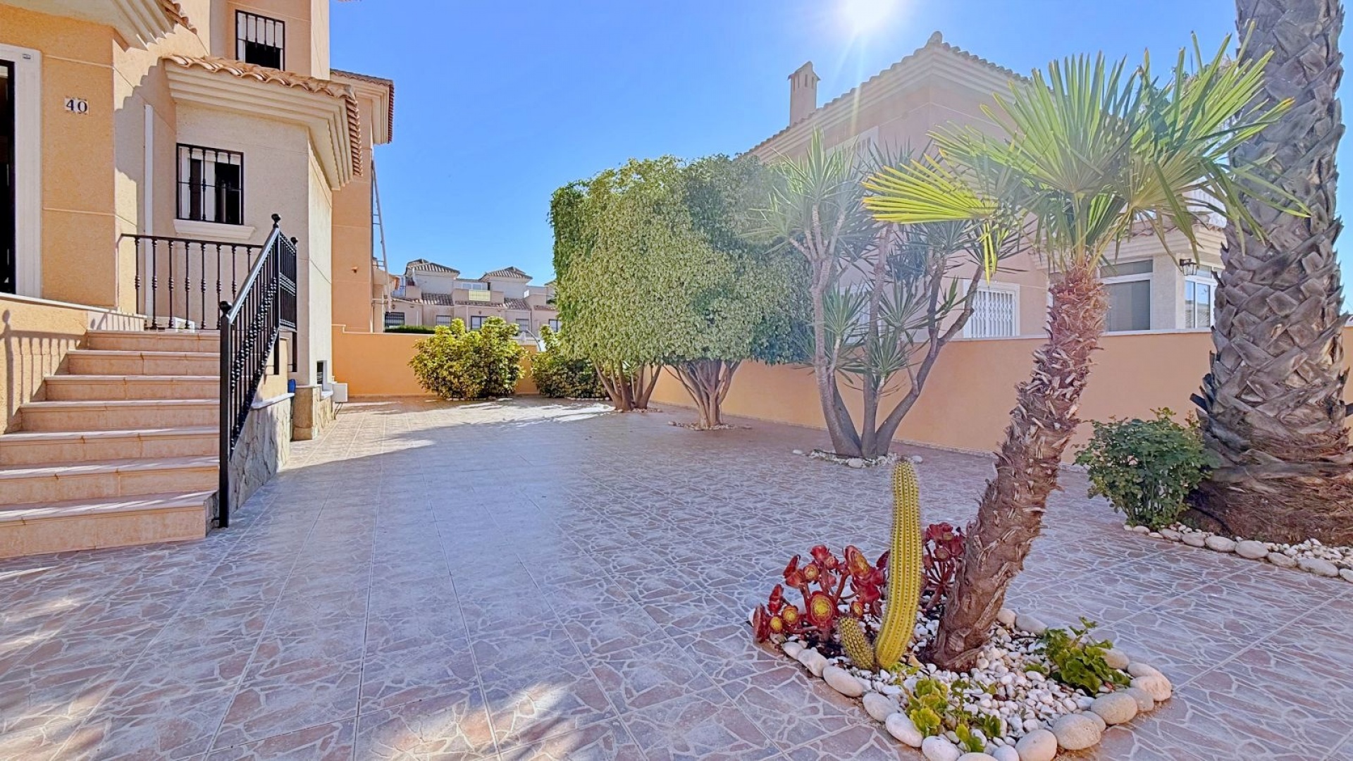 Resale - Villa - Los Altos - Royal Park